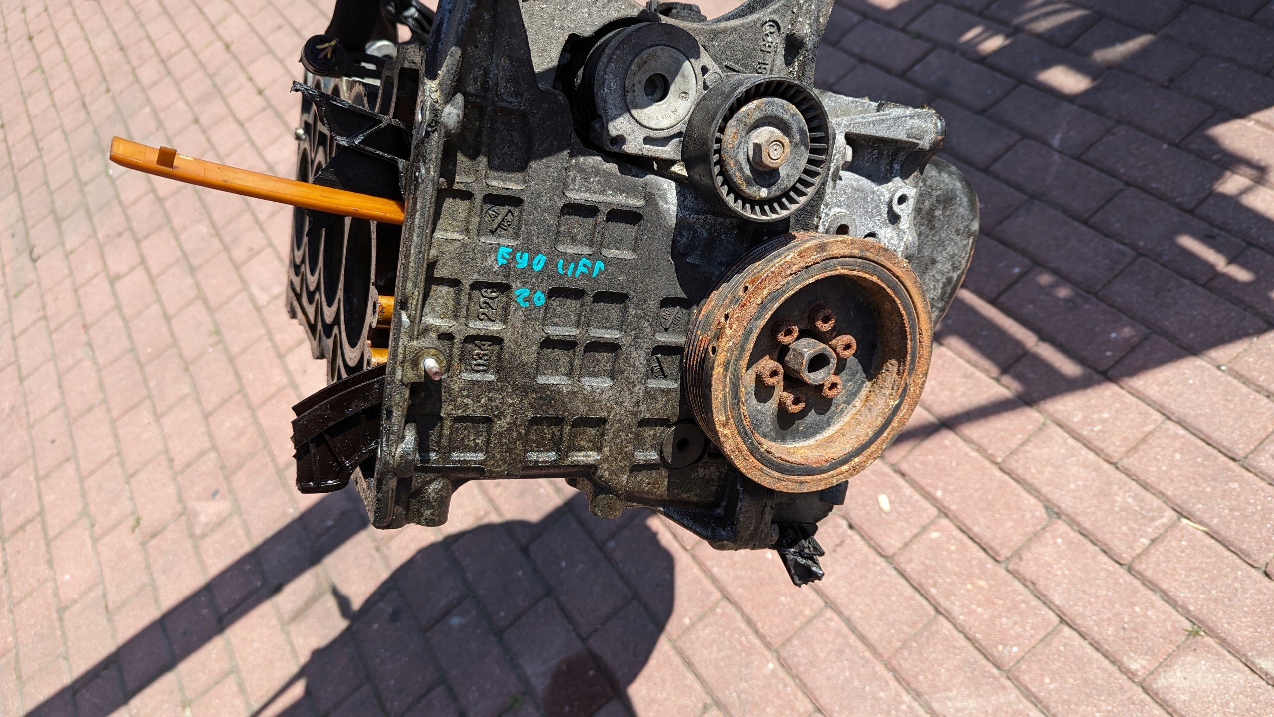 BLOK SILNIKA DÓŁ BMW E90 LIFT N43B20A Typ samochodu Samochody osobowe