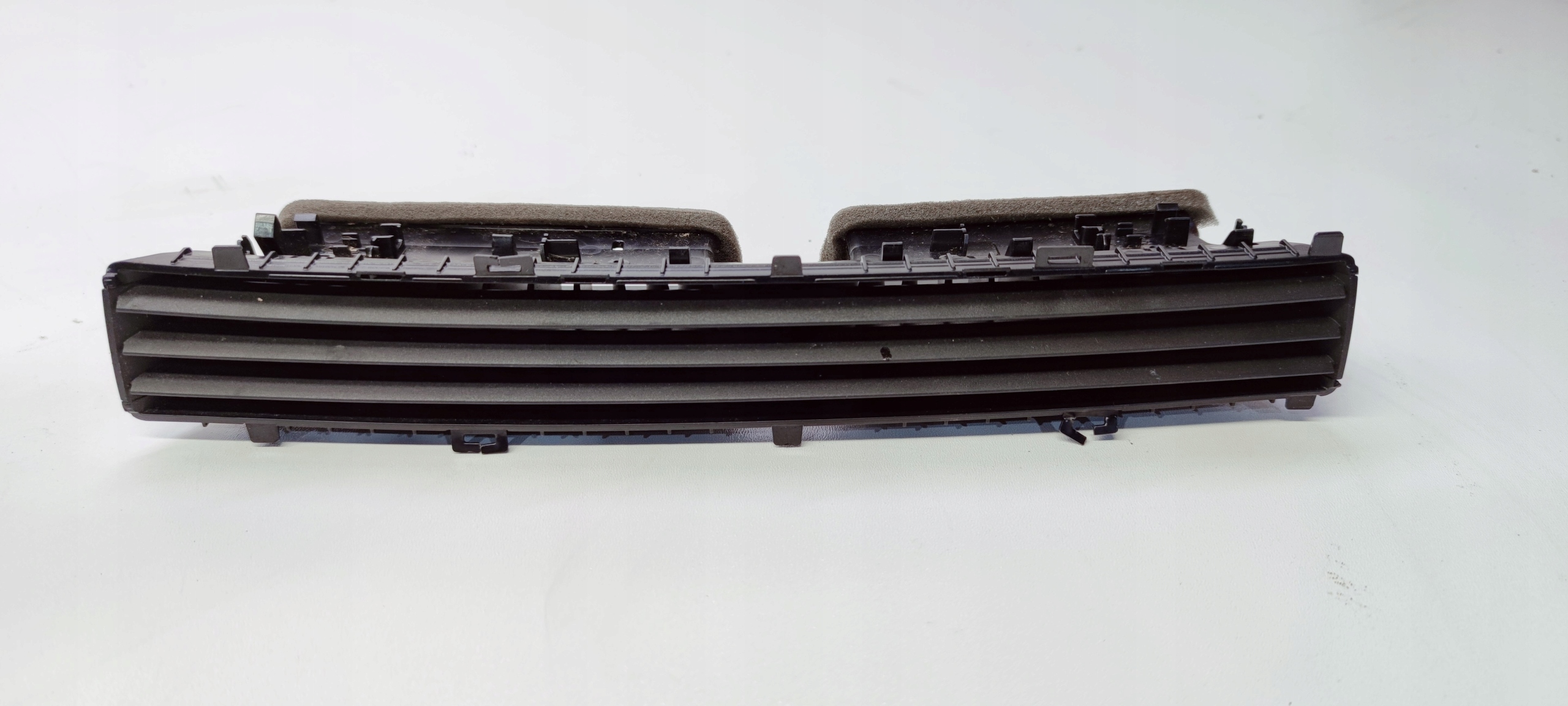 KRATKA NAWIEWU AUDI A4 B9 8W1820902C