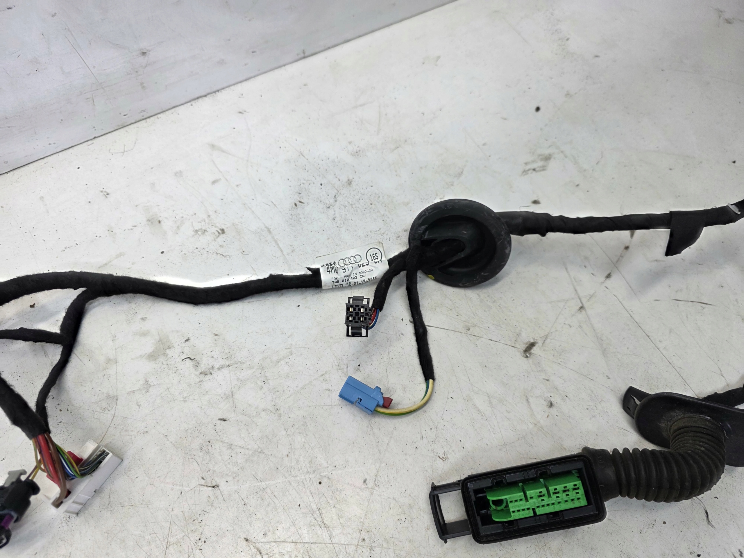 bundle door left front AUDI Q7 4M 4M0971029GA