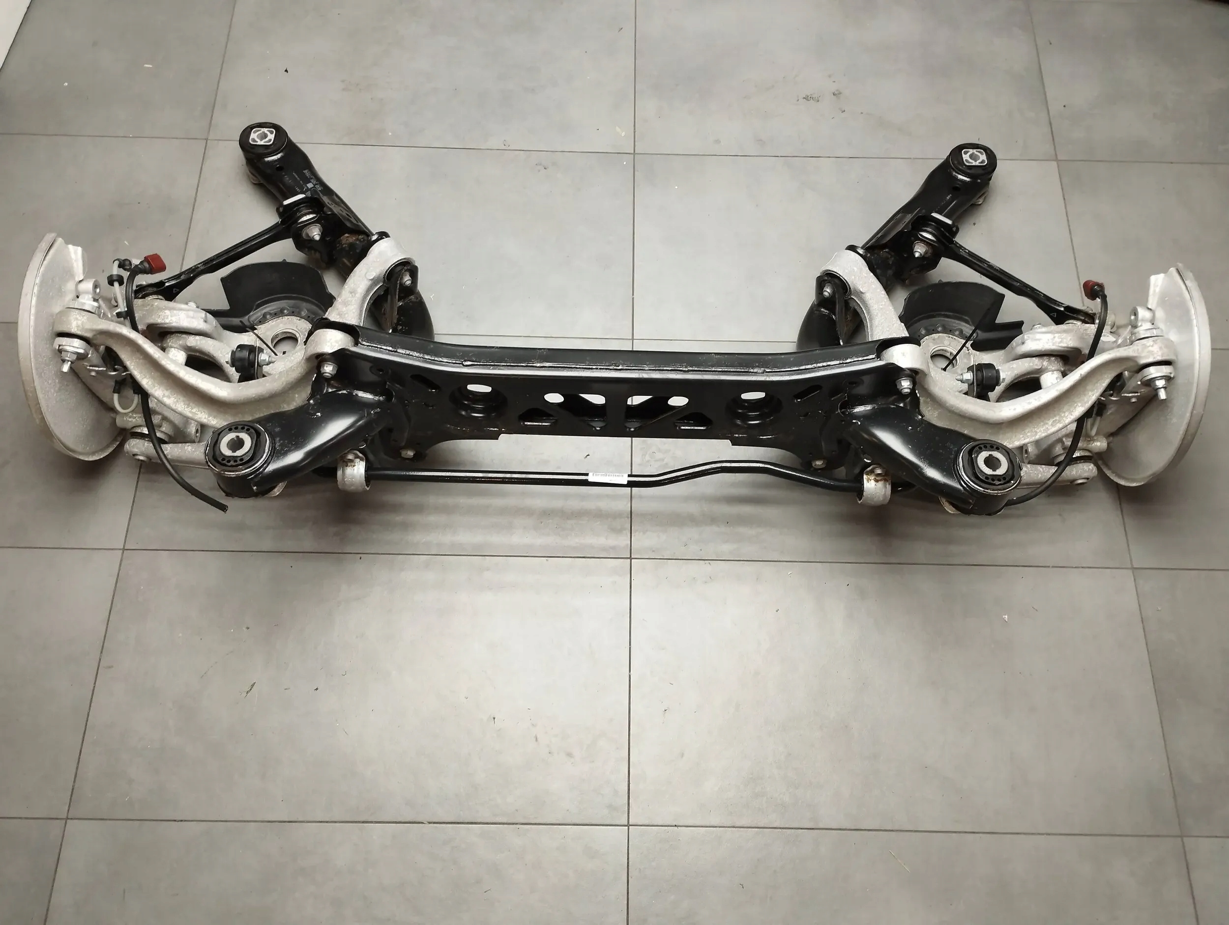 Audi A6 C7 4G SEDAN BELKA OŚ TYŁ ZAWIESZENIE 4G0505287