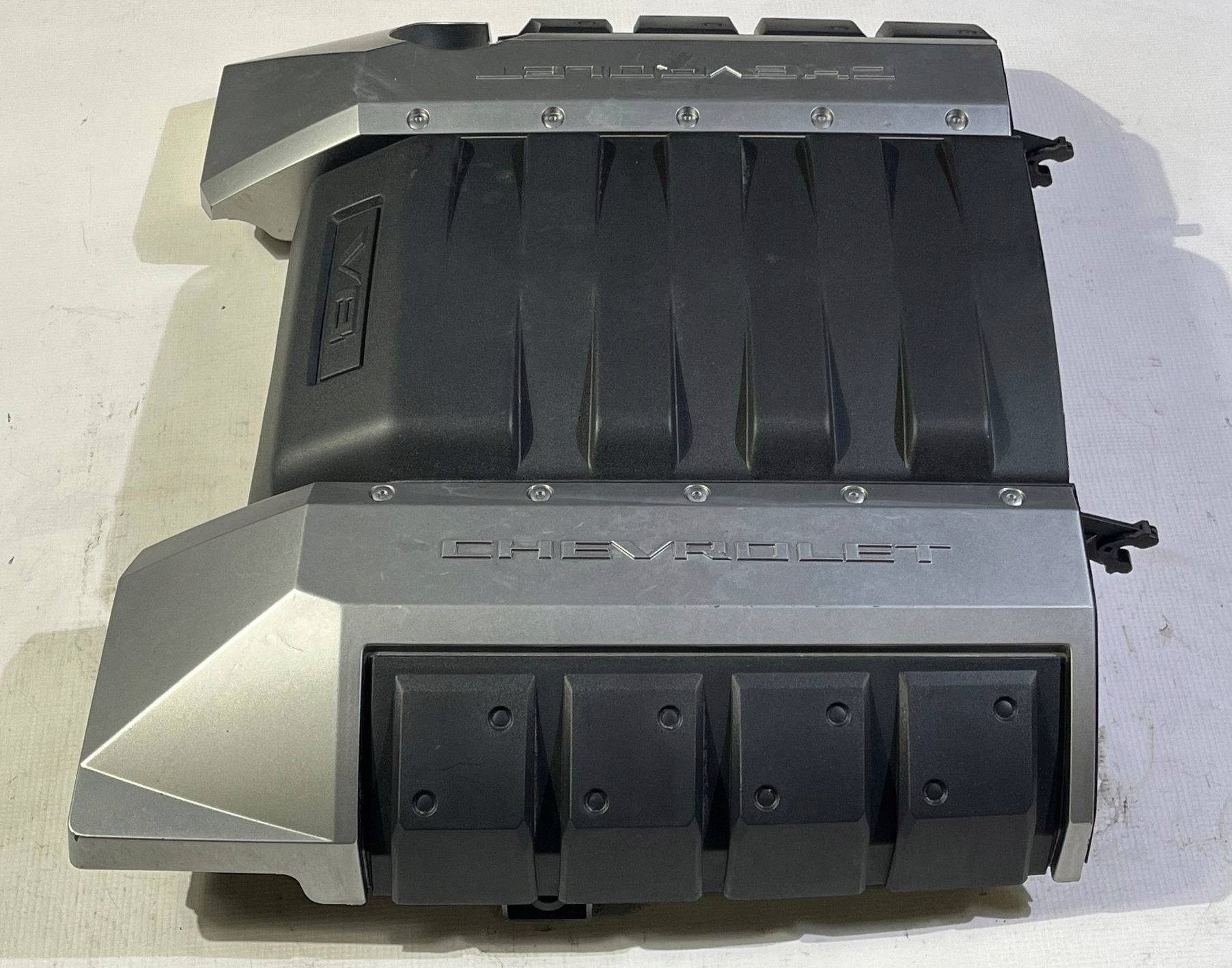 upper cover engine housing cover Chevrolet Camaro SS 6.2 v8 2009-2015