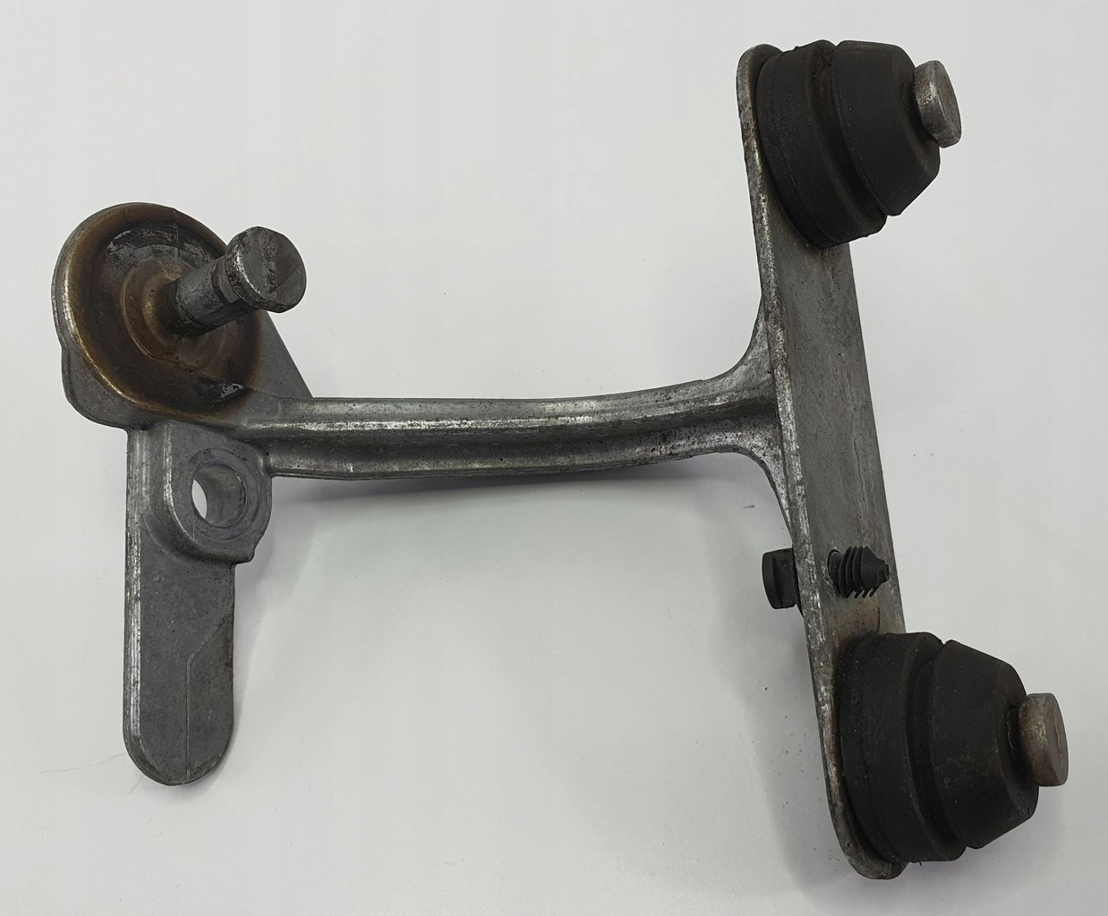 Крепление насоса ABS MERCEDES W207 A2074310040