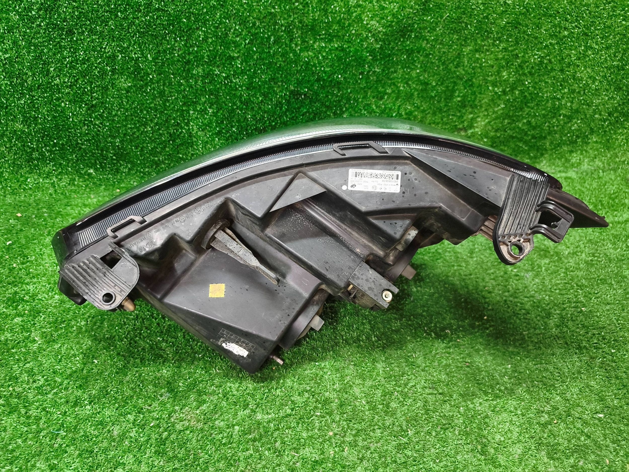 REFLEKTOR right front RENAULT MASTER IV 19- LED NR.1584