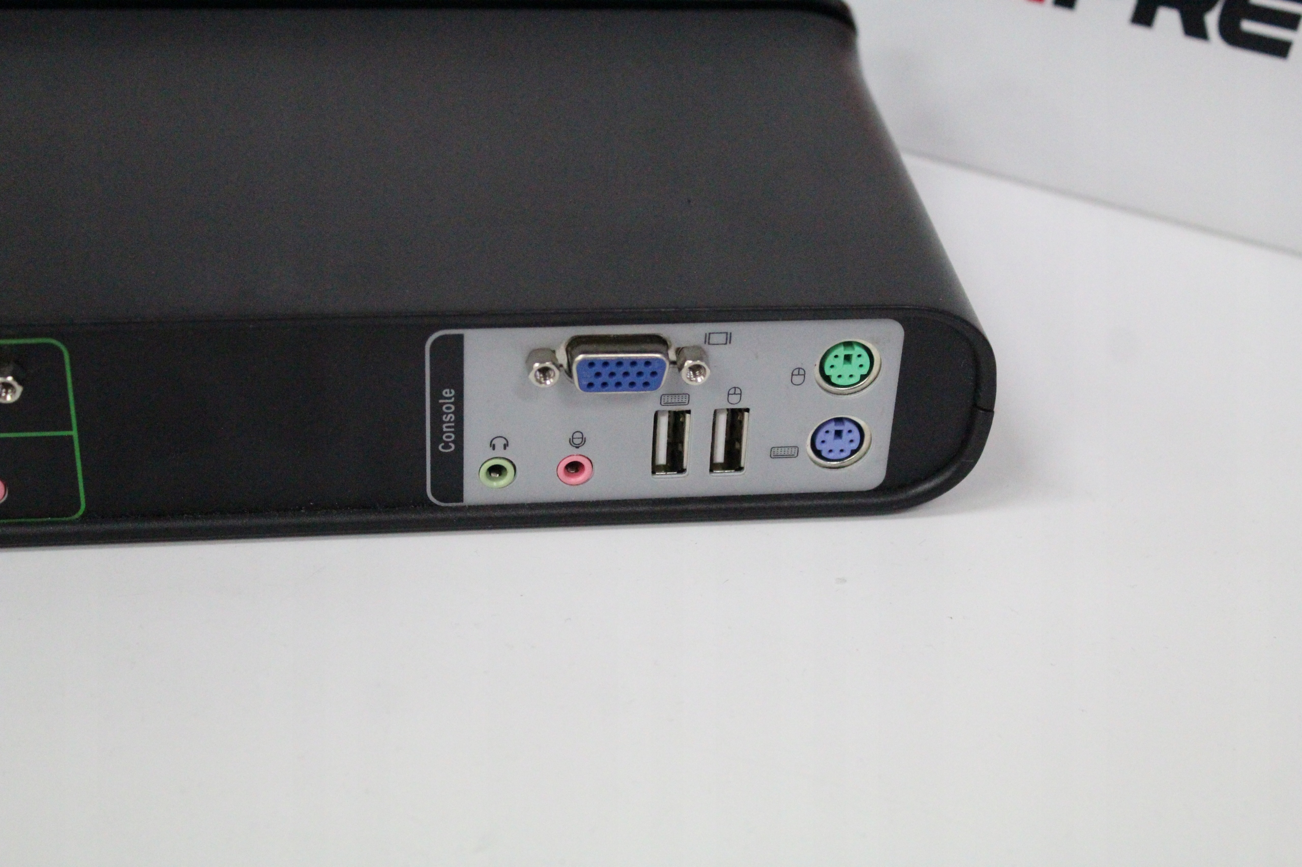 Belkin SOHO KVM Switch, VGA & USB - 2 Port KVM Producent Belkin