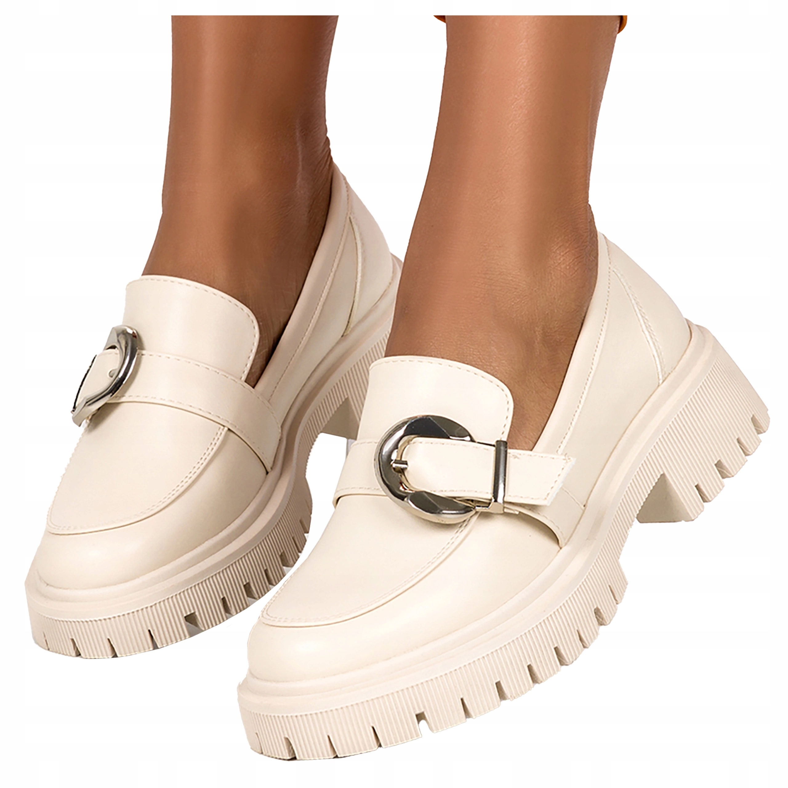 Beżowe Mokasyny Damskie Z Klamrą Na Bieżnikowanej Platformie Wsuwane r 39