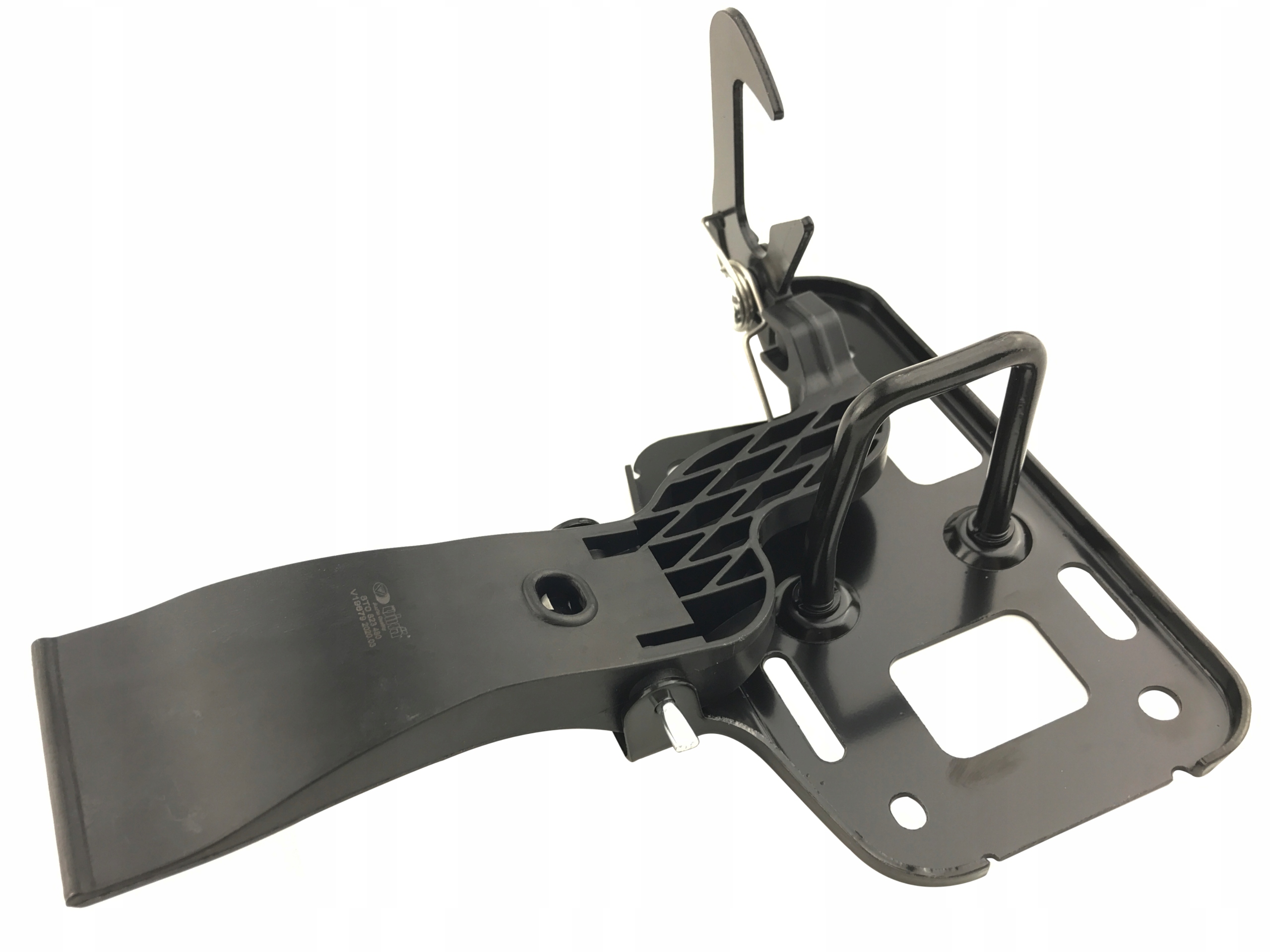 Болт трос капота передний AUDI A4 A5 RS5 8T0823480