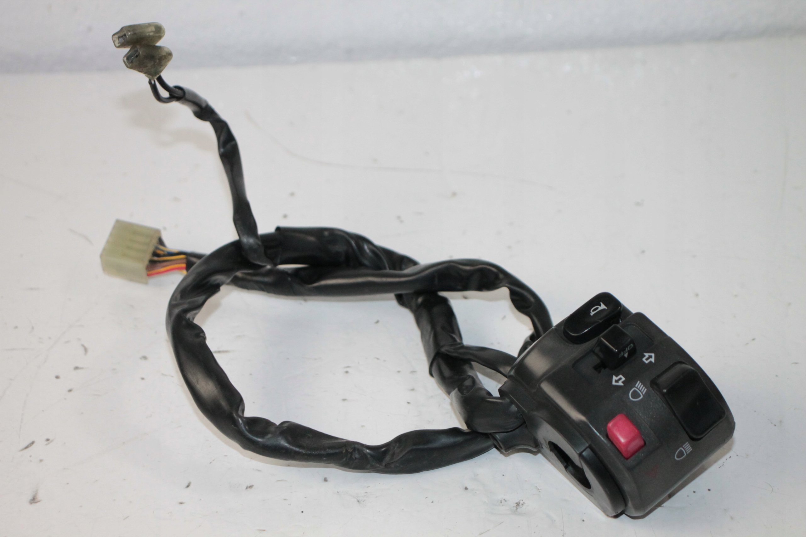 R1RN12 71 - YAMAHA R1 RN12 04-06 левый переключатель