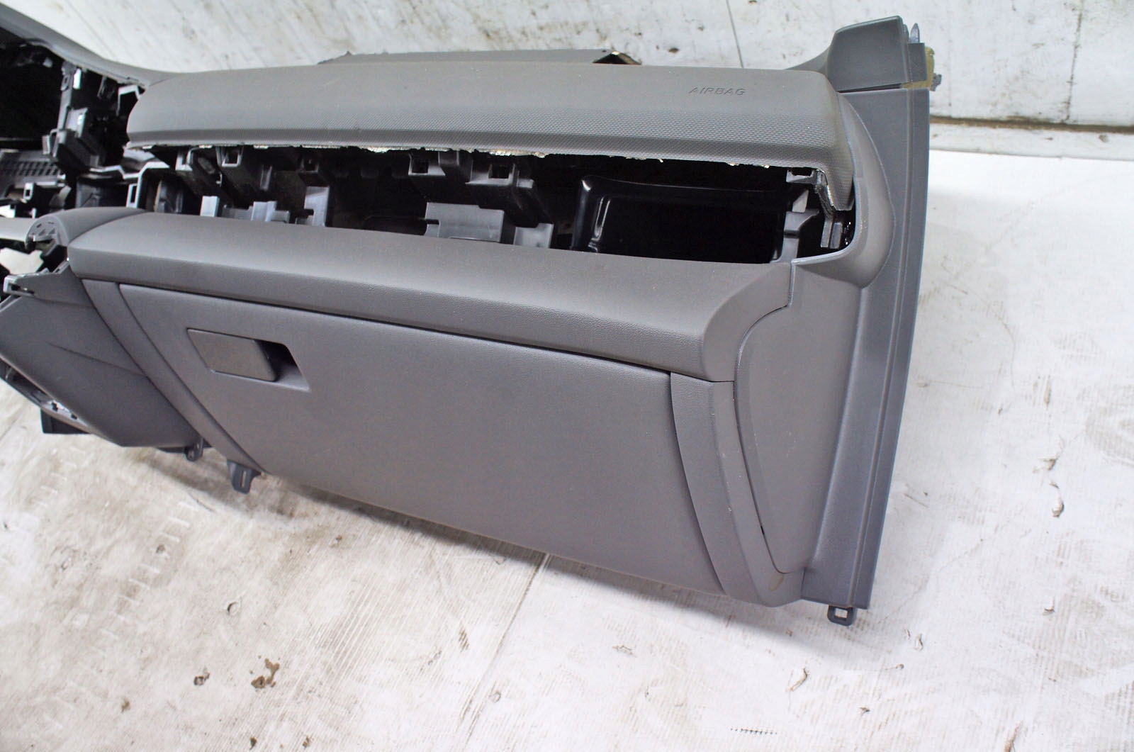 SZ256 Hyundai ELANTRA VII ^ торпеда консоль европа