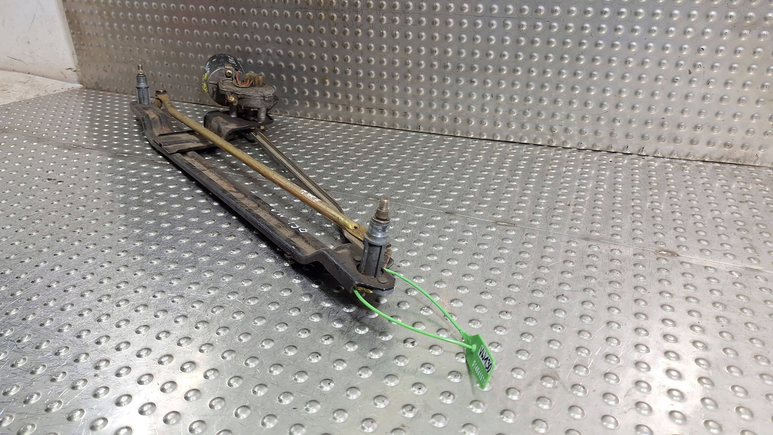 Gestänge Motor Wischer vorne 357955113A VW PASSAT B3