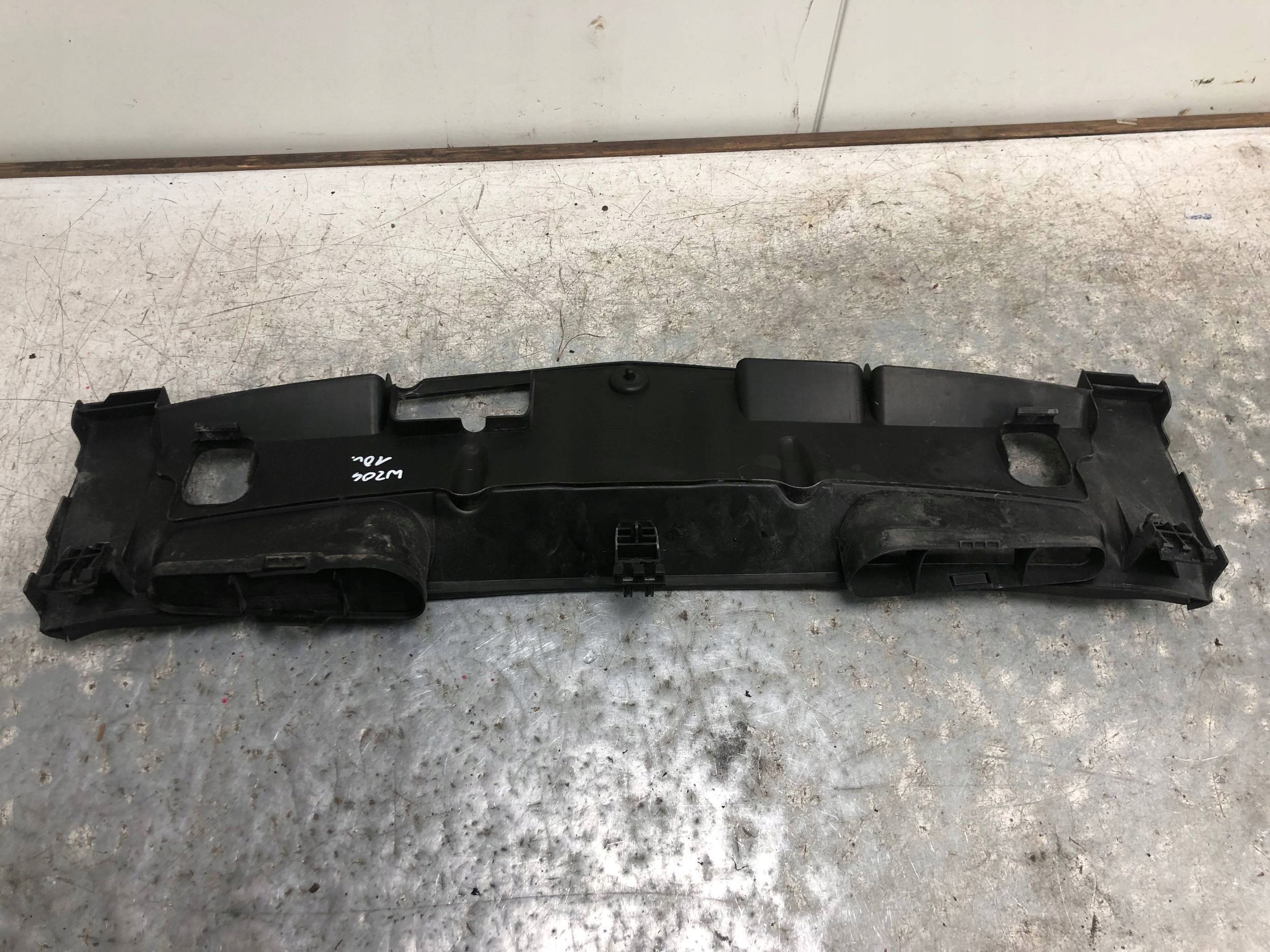 kryt stěny předního MERCEDES W204 A2045000155