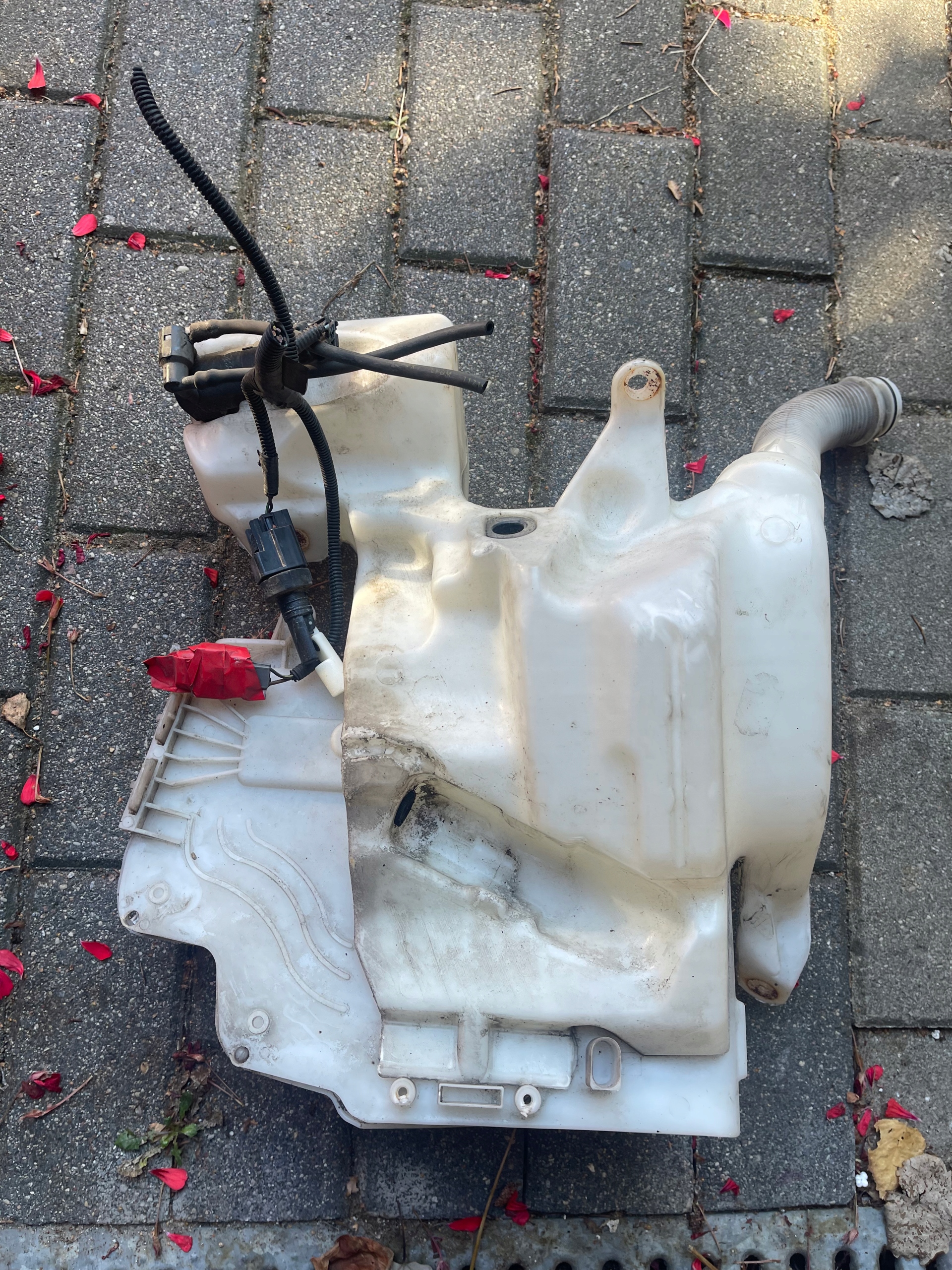 Ford Mondeo MK4 6g91-12a659-AB бак