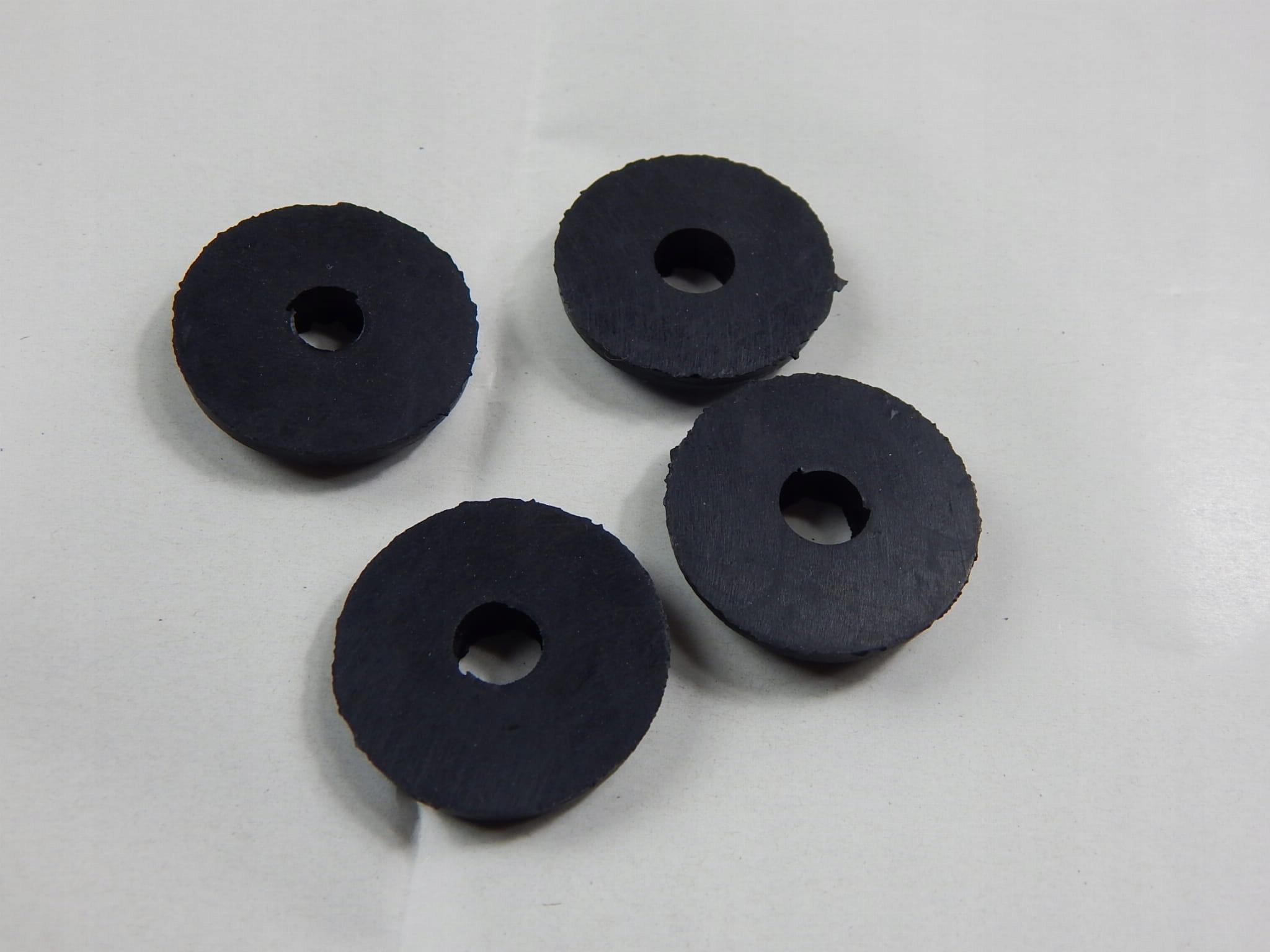 GUMKI MOCOWANIA LAMPY PRZEDNIEJ BMW M72 K750 URAL Numer katalogowy części WALIZKA-PEPITKA