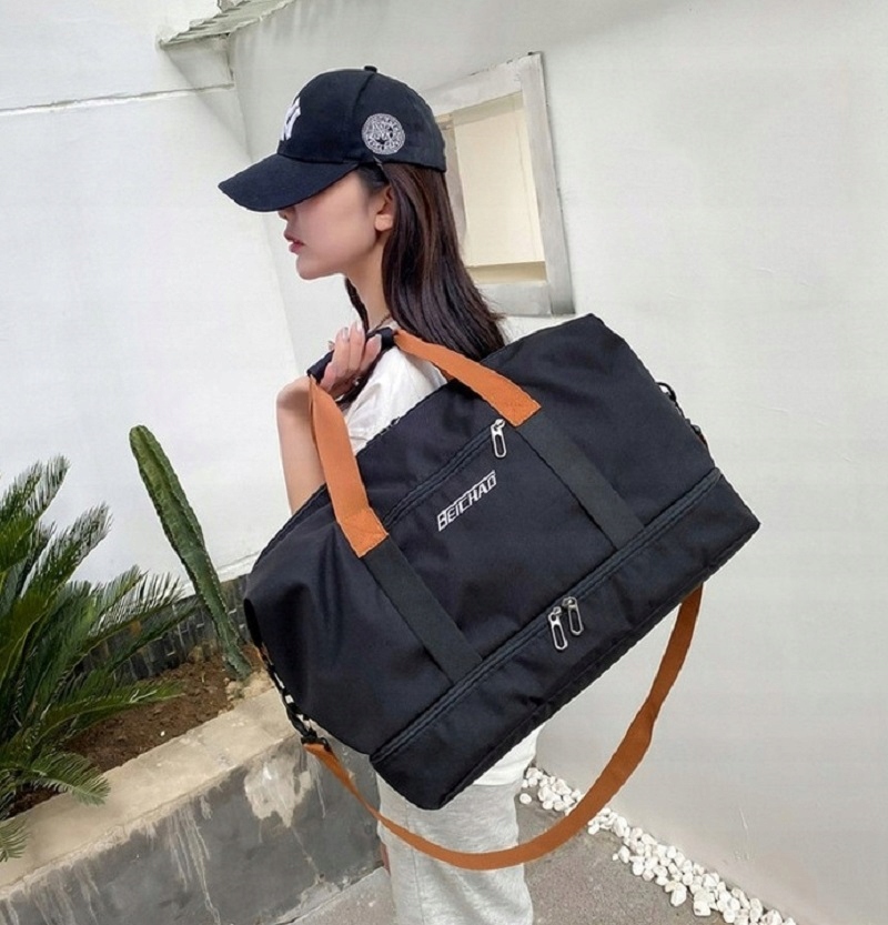 TORBA DAMSKA MĘSKA PODRÓŻNA SPORTOWA TURYSTYCZNA BAGAŻ WALIZKA NIETYPOWA Model Turystyczna