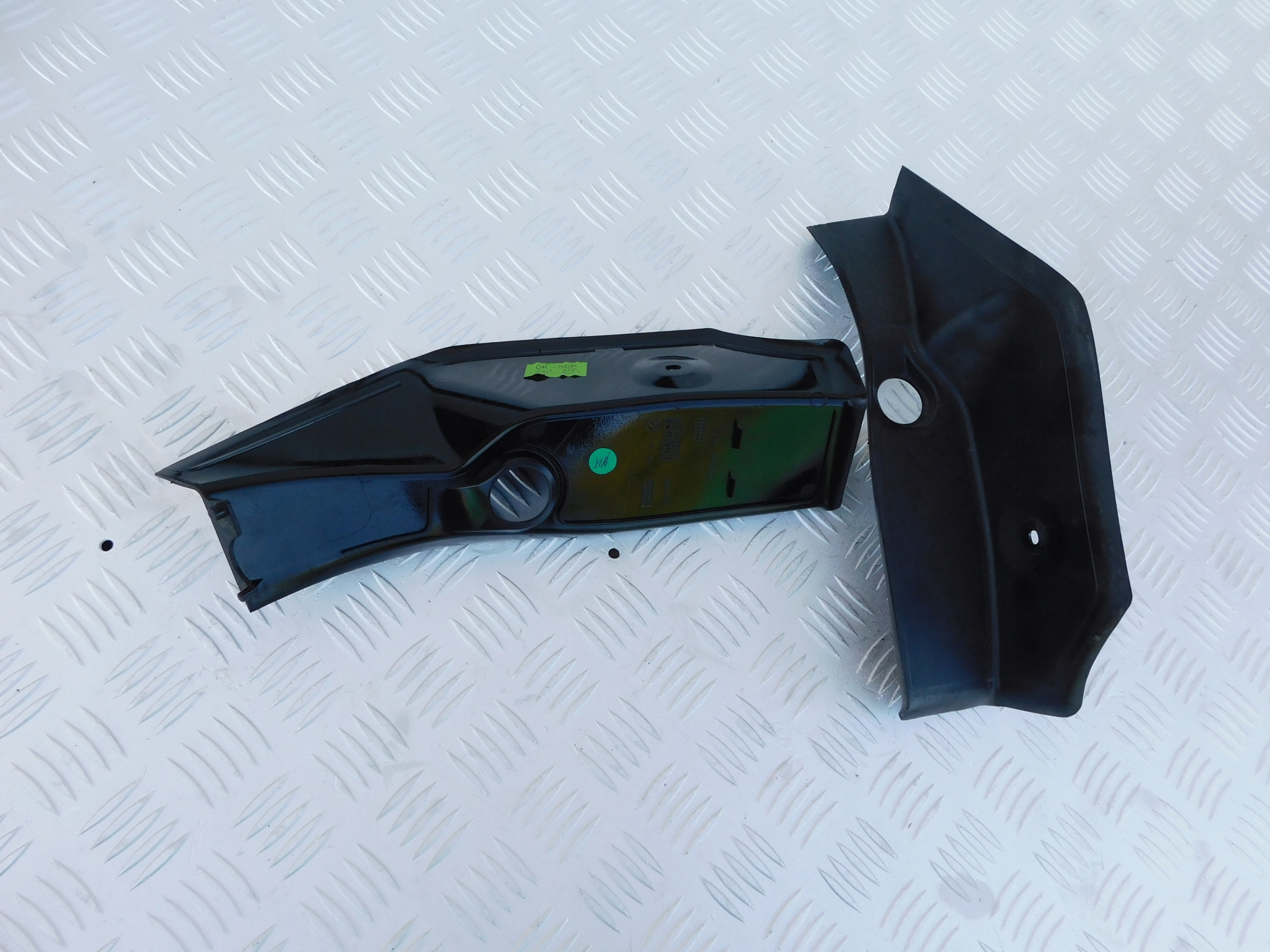 BMW SERIA 2 (U06) Active plastics maskownice covers under the window komplet