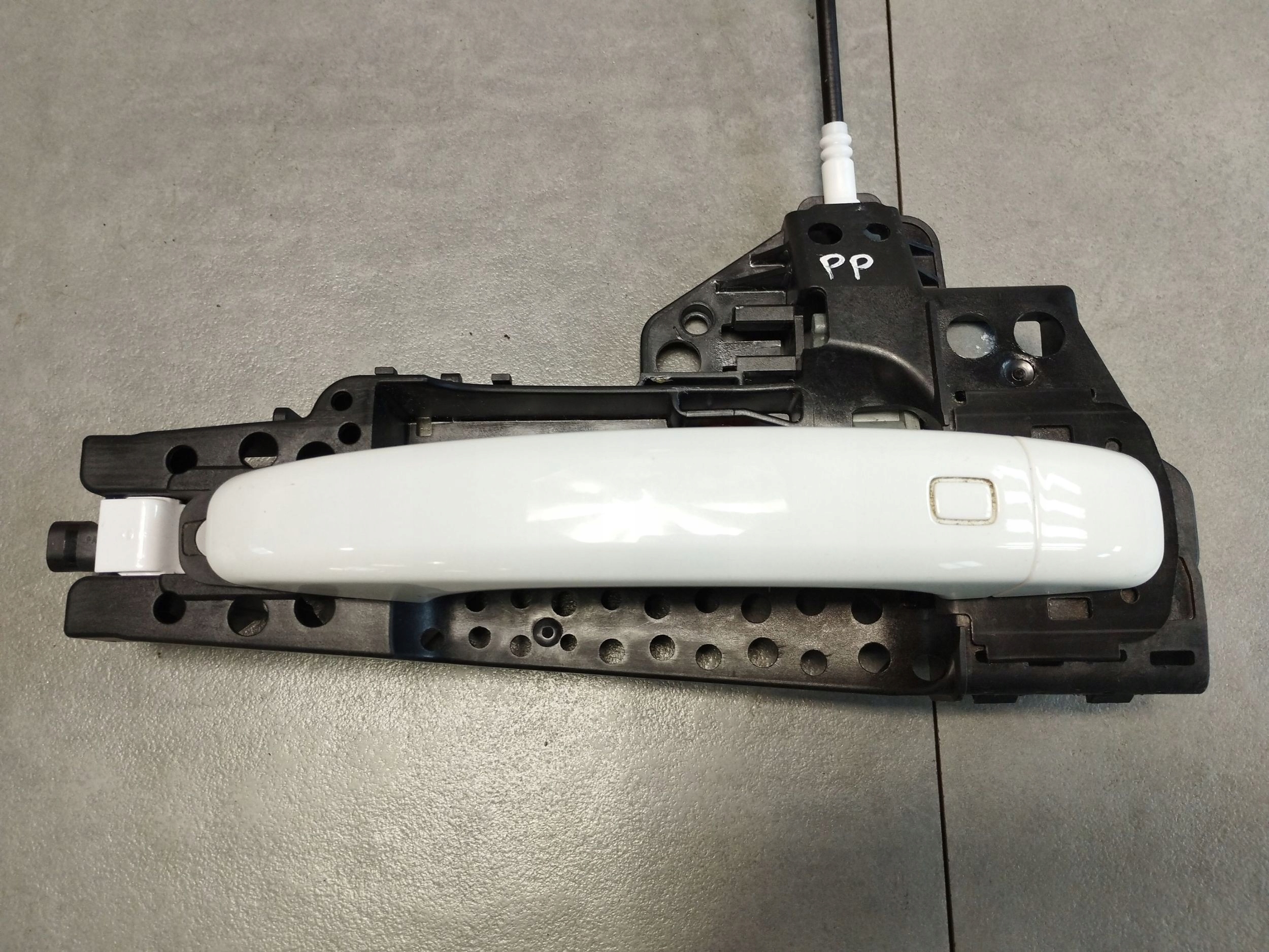 Audi A5 Sportback 8TA handle right front LS9R 8T0837886B