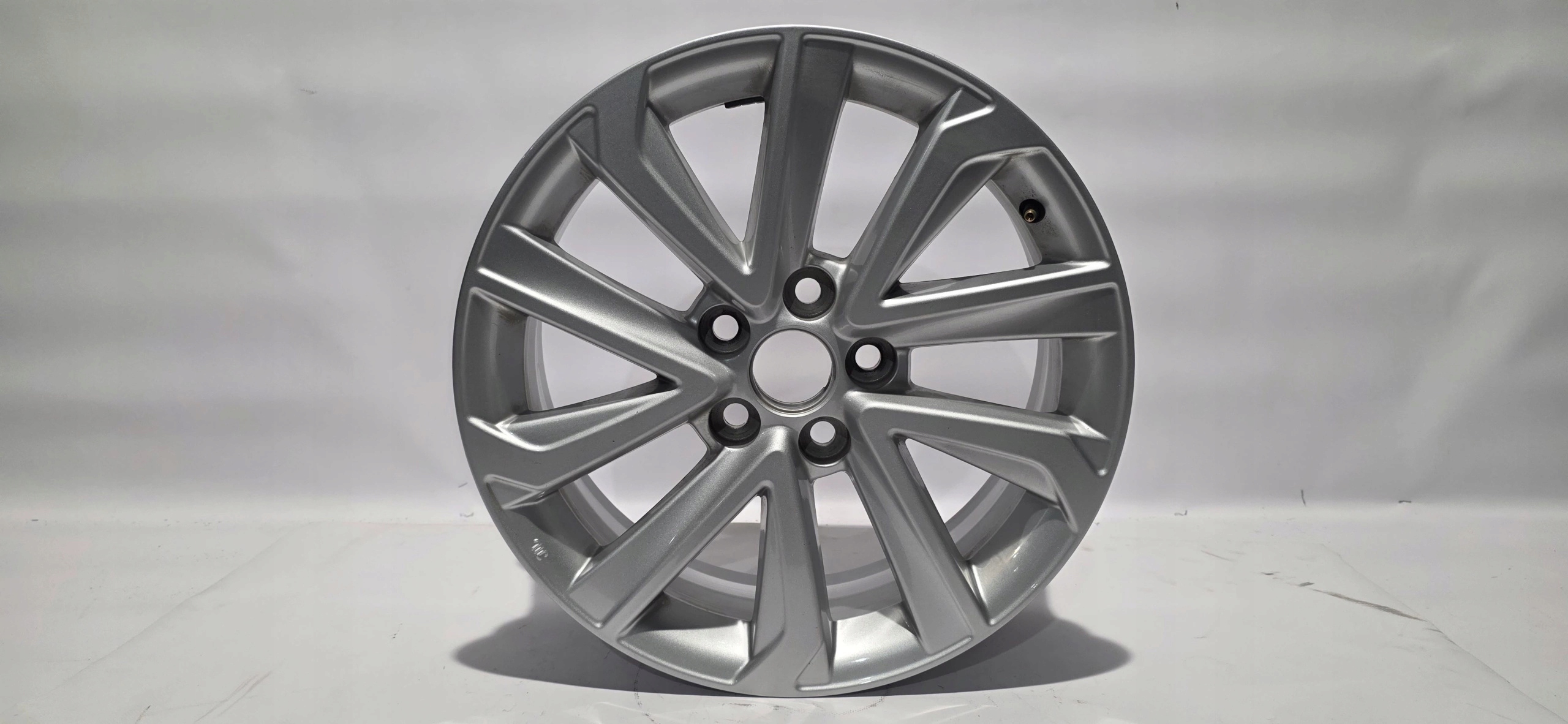 disk hliníkový TOYOTA 17X6.5J ET30 5X114.3 originál MAXION10 CLV
