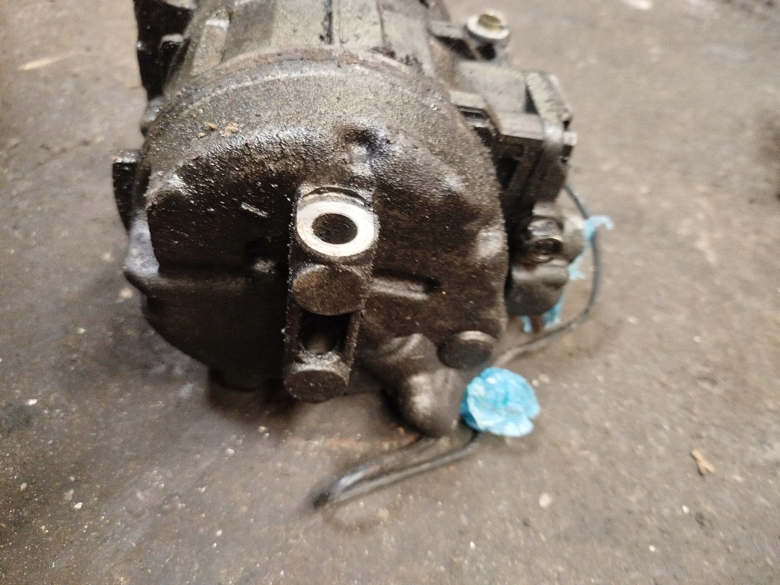 Компрессор кондиционера vw PASSAT B5 1.9 8D0260808