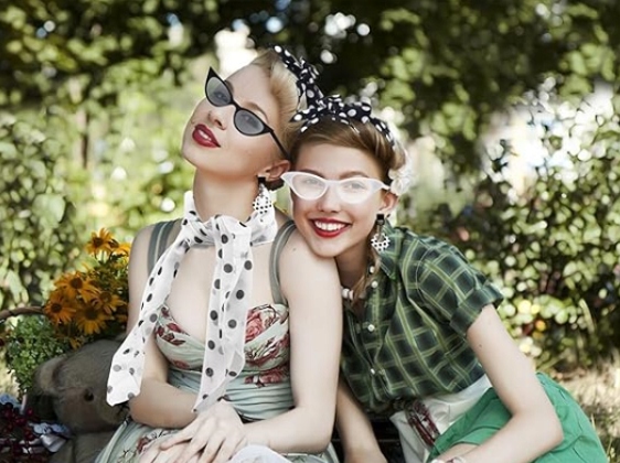 STRÓJ PRZEBRANIE DLA KOBIET DAMSKIE AKCESORIA W STYLU LAT 50 RETRO DAMA BAL Model RETRO ZESTAW