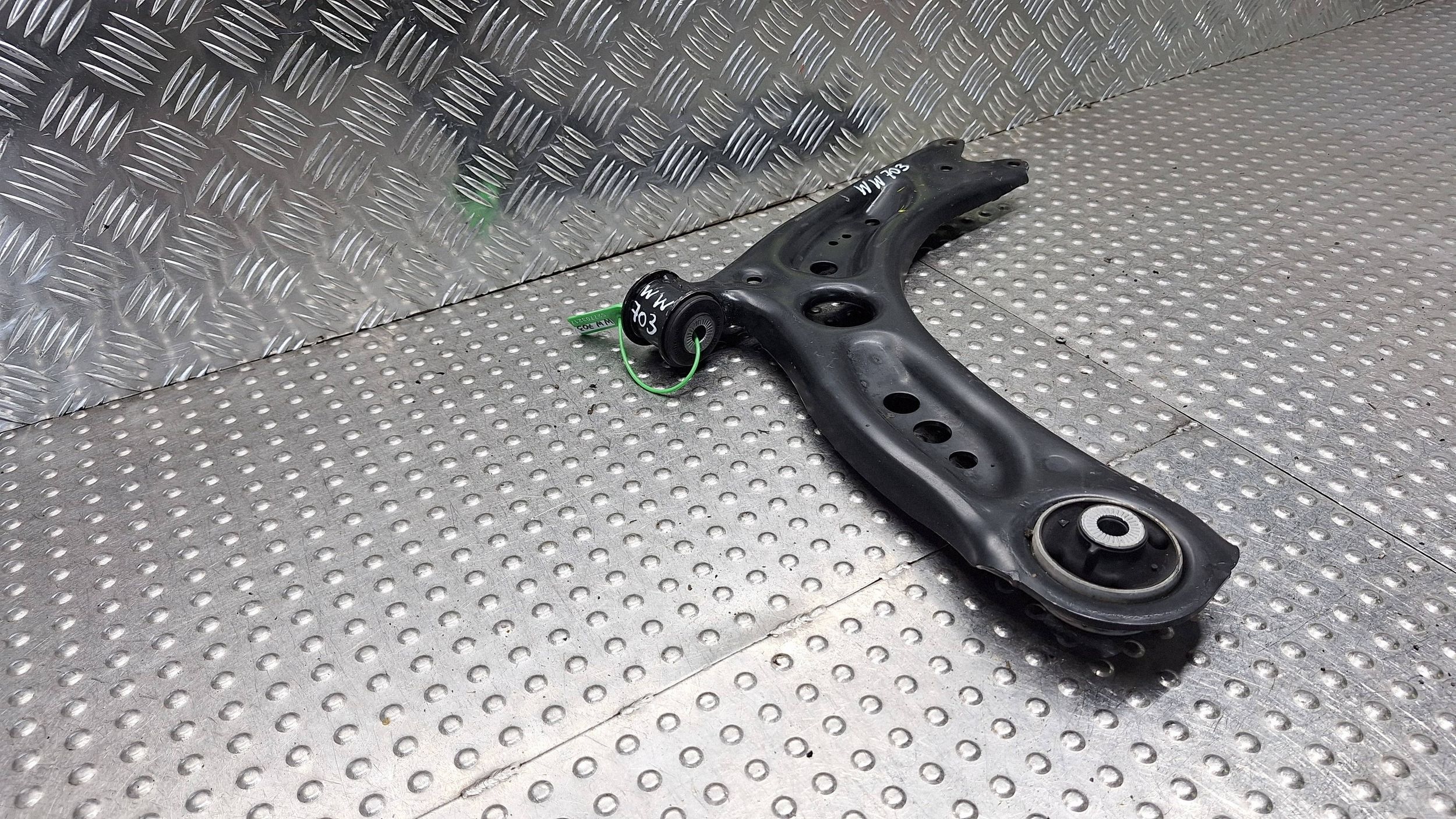 arm right front 5Q0407152J AUDI A3 8V OCTAVIA III LEON III 5F GOLF VII