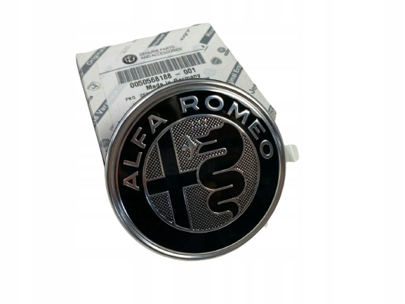 Znaczek logo tylny czarny Alfa Romeo Giulia Stelvio