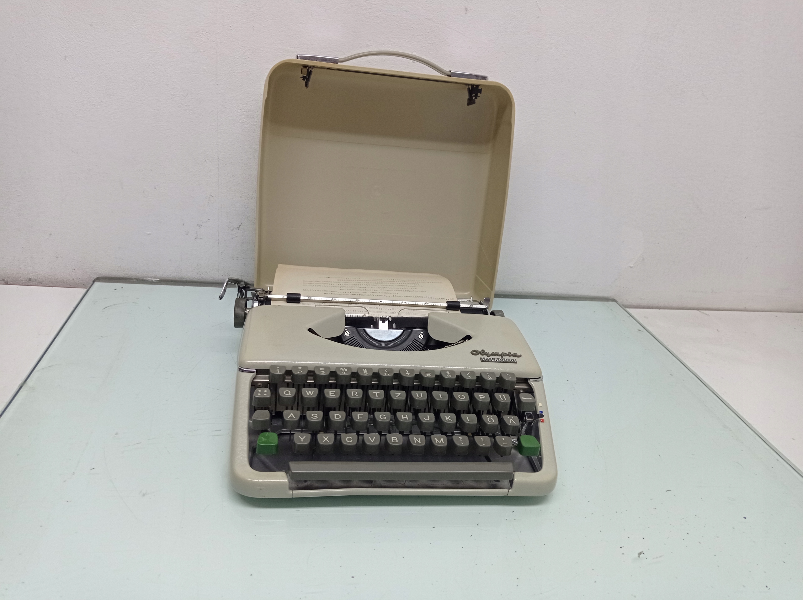STARA ZGRABNA MASZYNA DO PISANIA - OLYMPIA SPLENDID 66