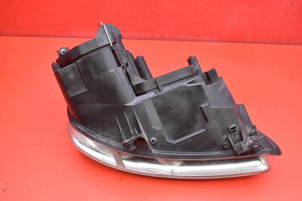 REFLEKTOR left light front EU 2K0941005B VW TOURAN 1 and 03-06