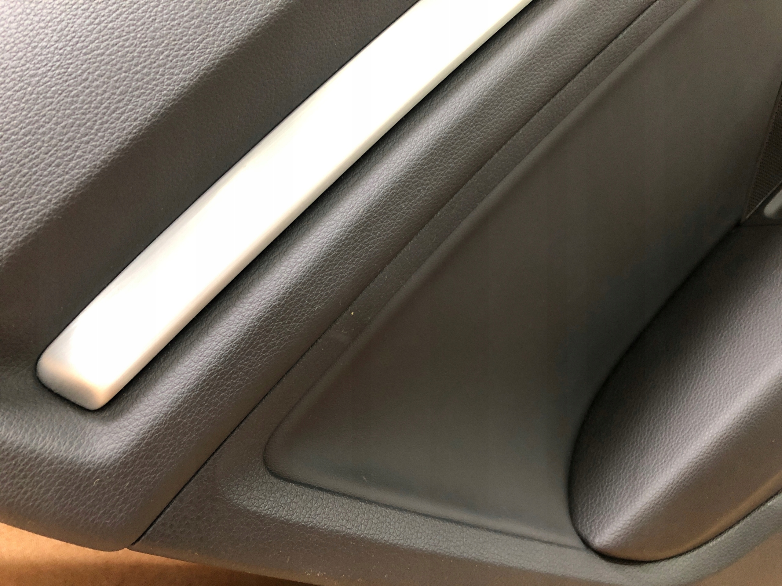 AUDI A3 8V side door left rear part leather