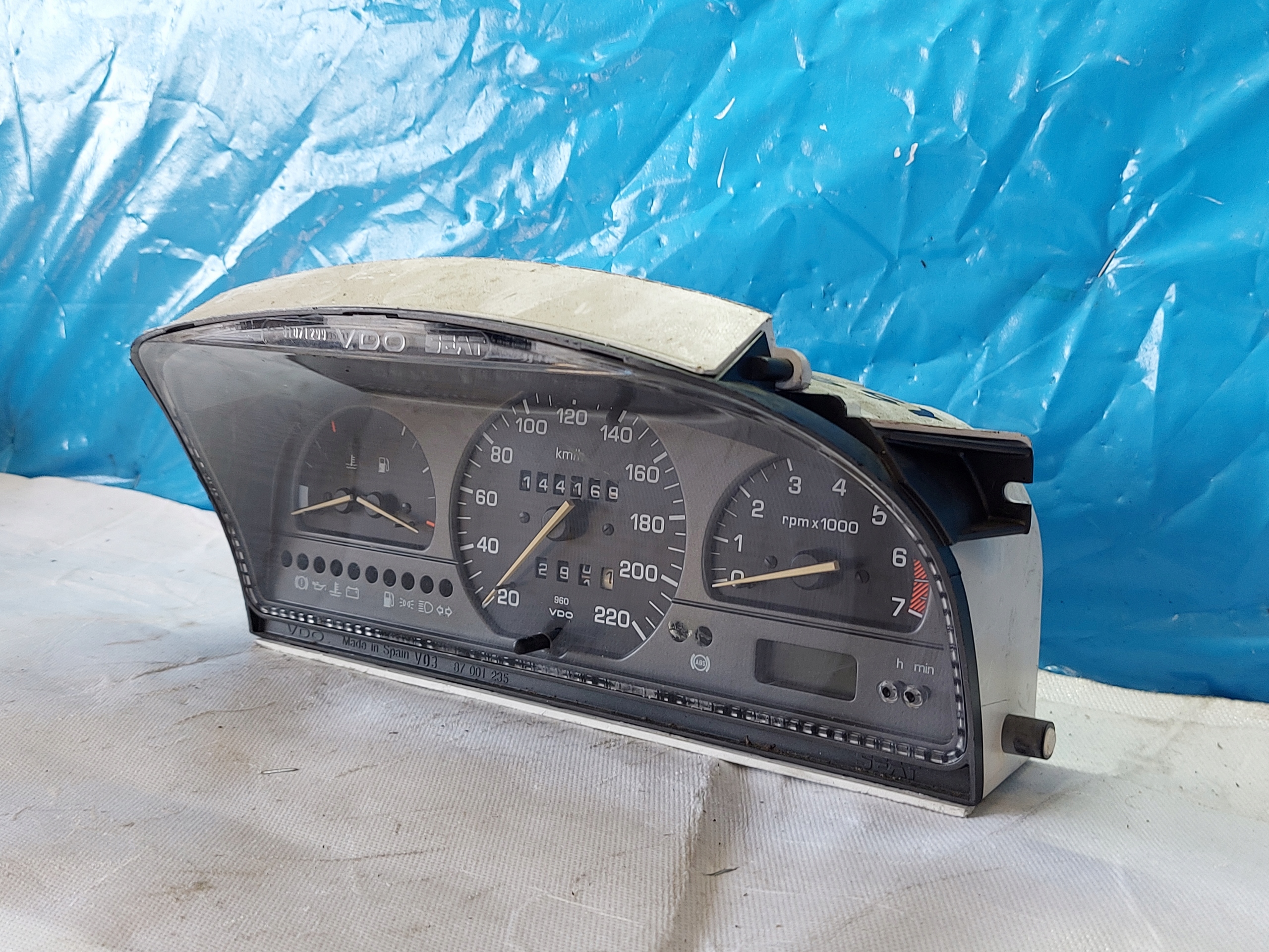 dials clock TOLEDO and 1.6 B 1L0919033BM