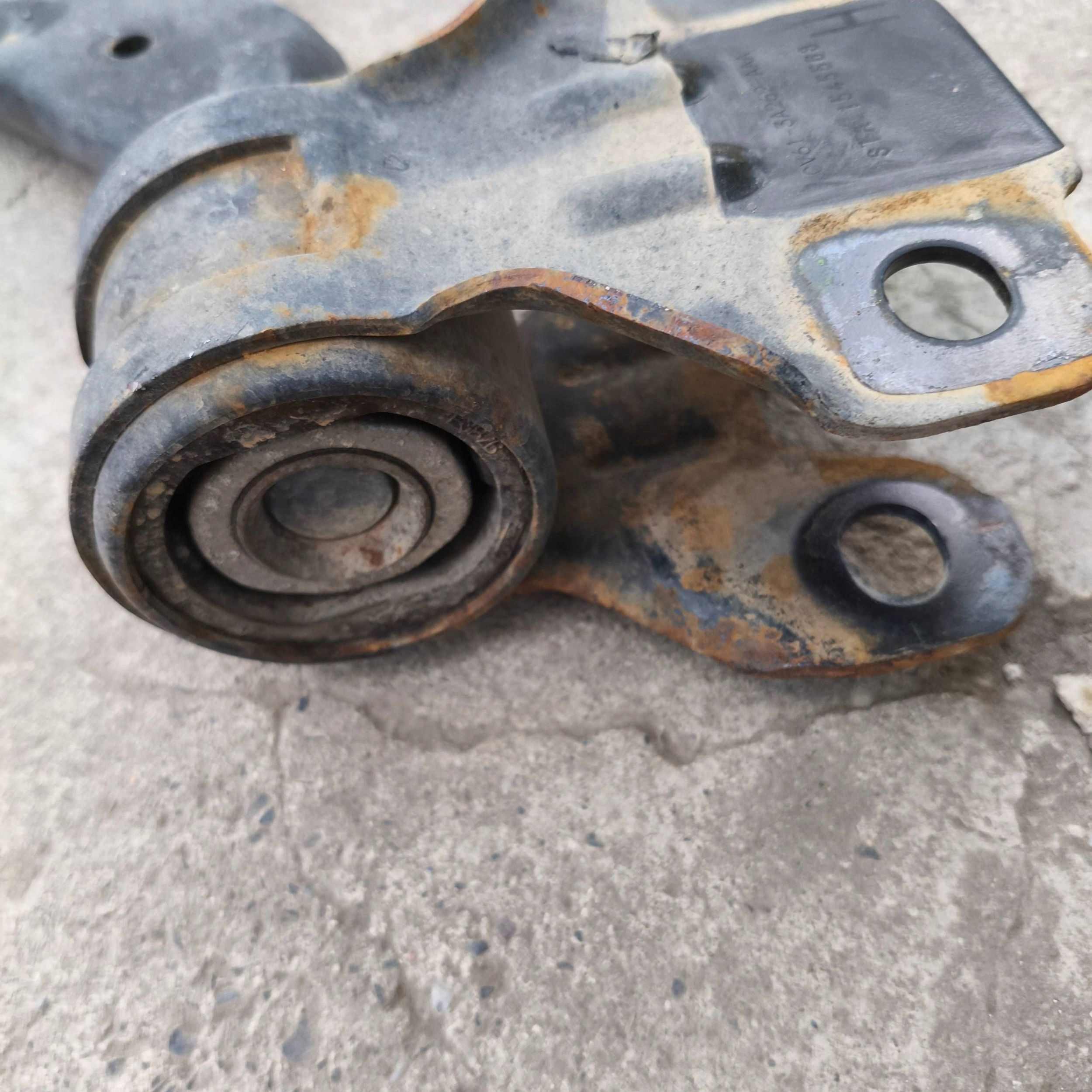 Ford Kuga MK2 II Querlenker vorne unterer links