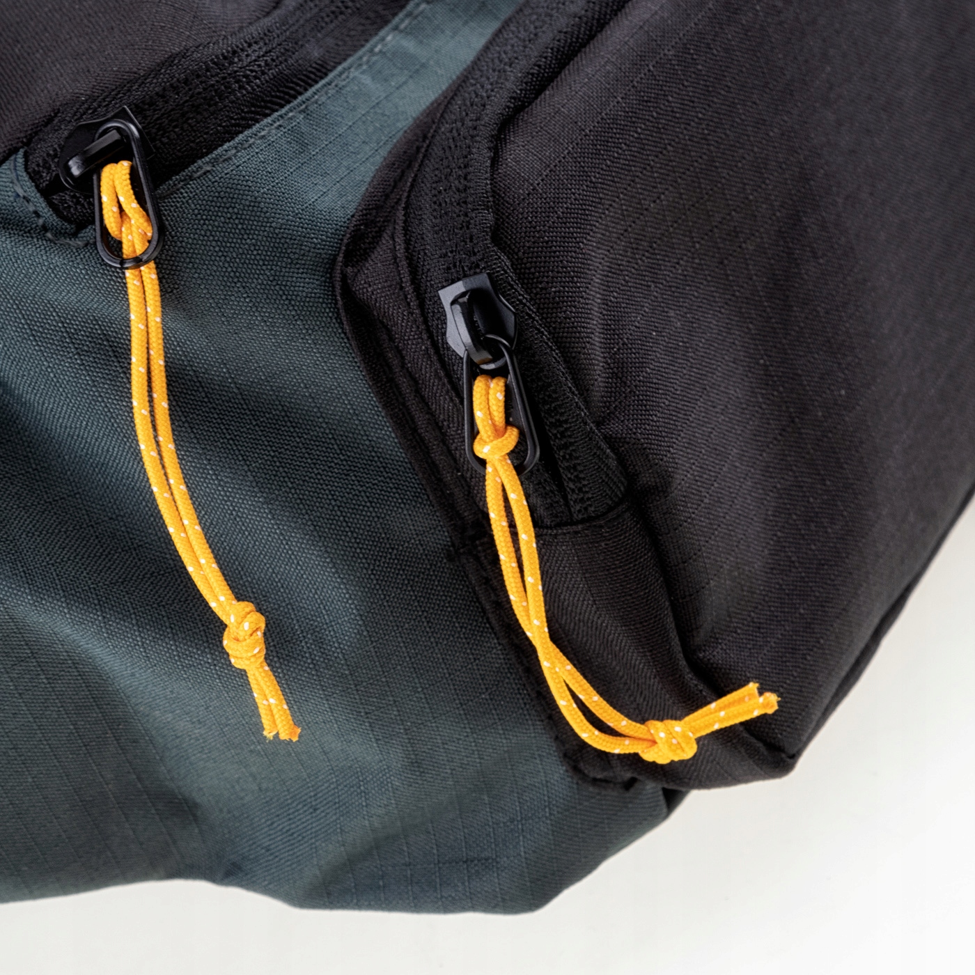 Saszetka elbrus nerka czarna sachet torebka na pas biodrowa pojemna 3L Model Sachet