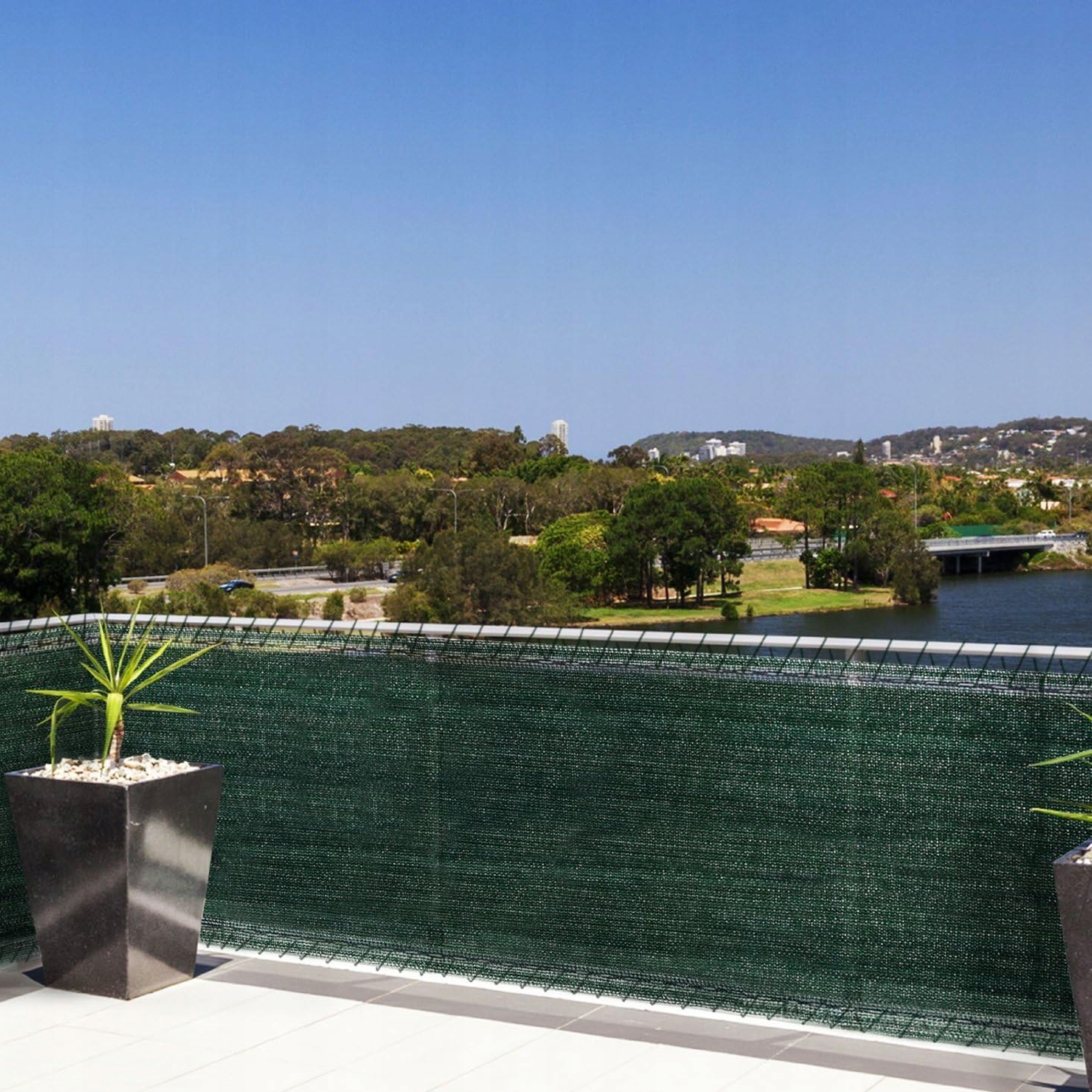 SIATKA CIENIUJĄCA 1,5x50m MASKUJĄCA 140g/m2 OSŁONA NA OGRODZENIE PŁOT UV5% Wysokość 1.5 m