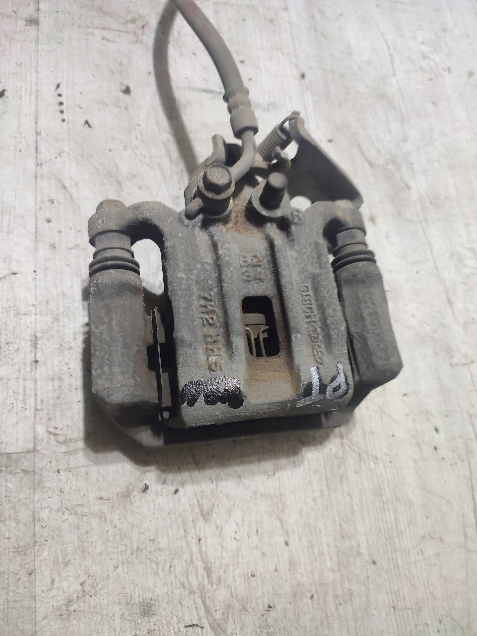 Hyundai Kona and 2018 rear part side left caliper