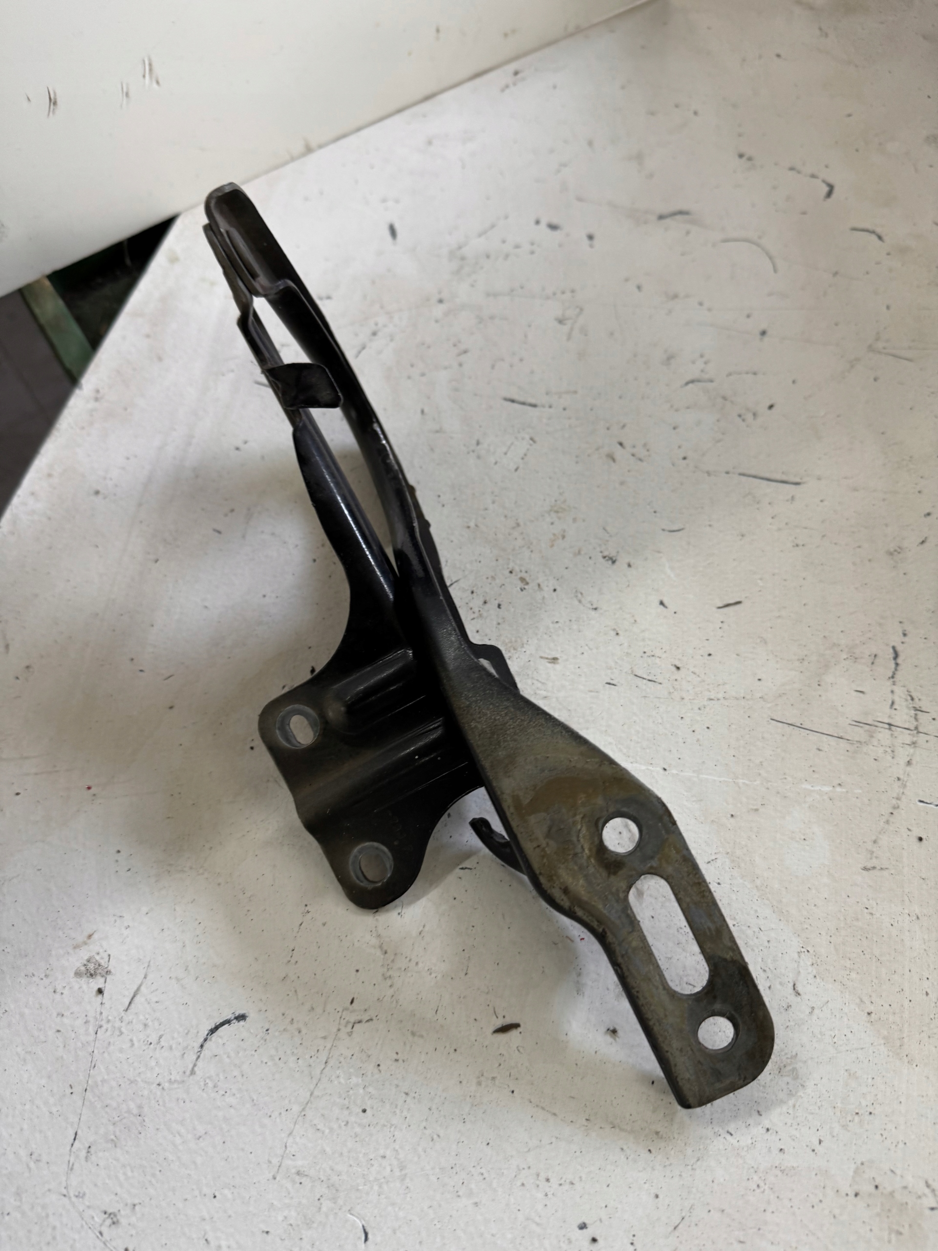SUZUKI SX4 SEDICI 06-13 hinge bonnets right