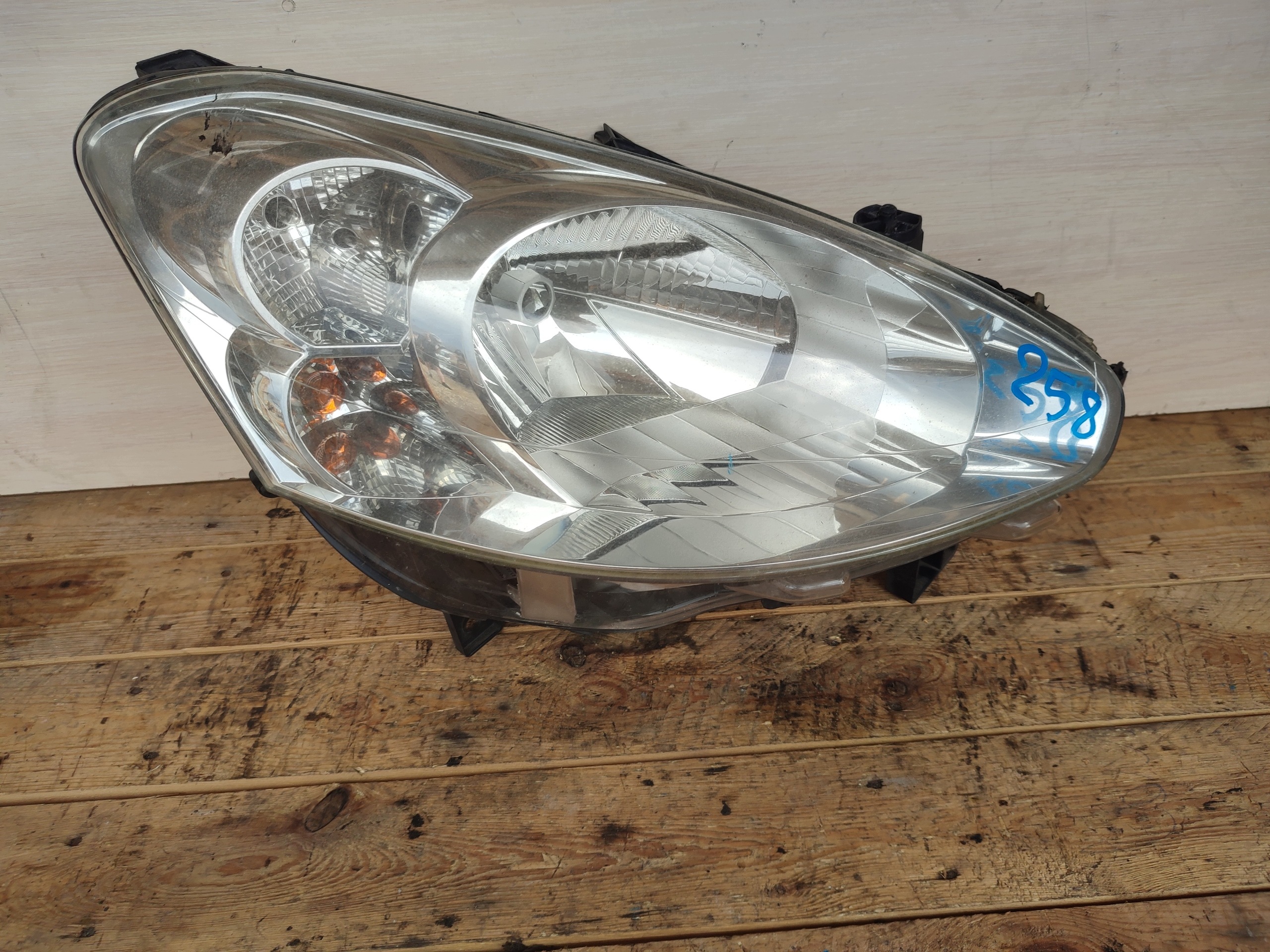 feu droite avant PEUGEOT PARTNER 9677202380