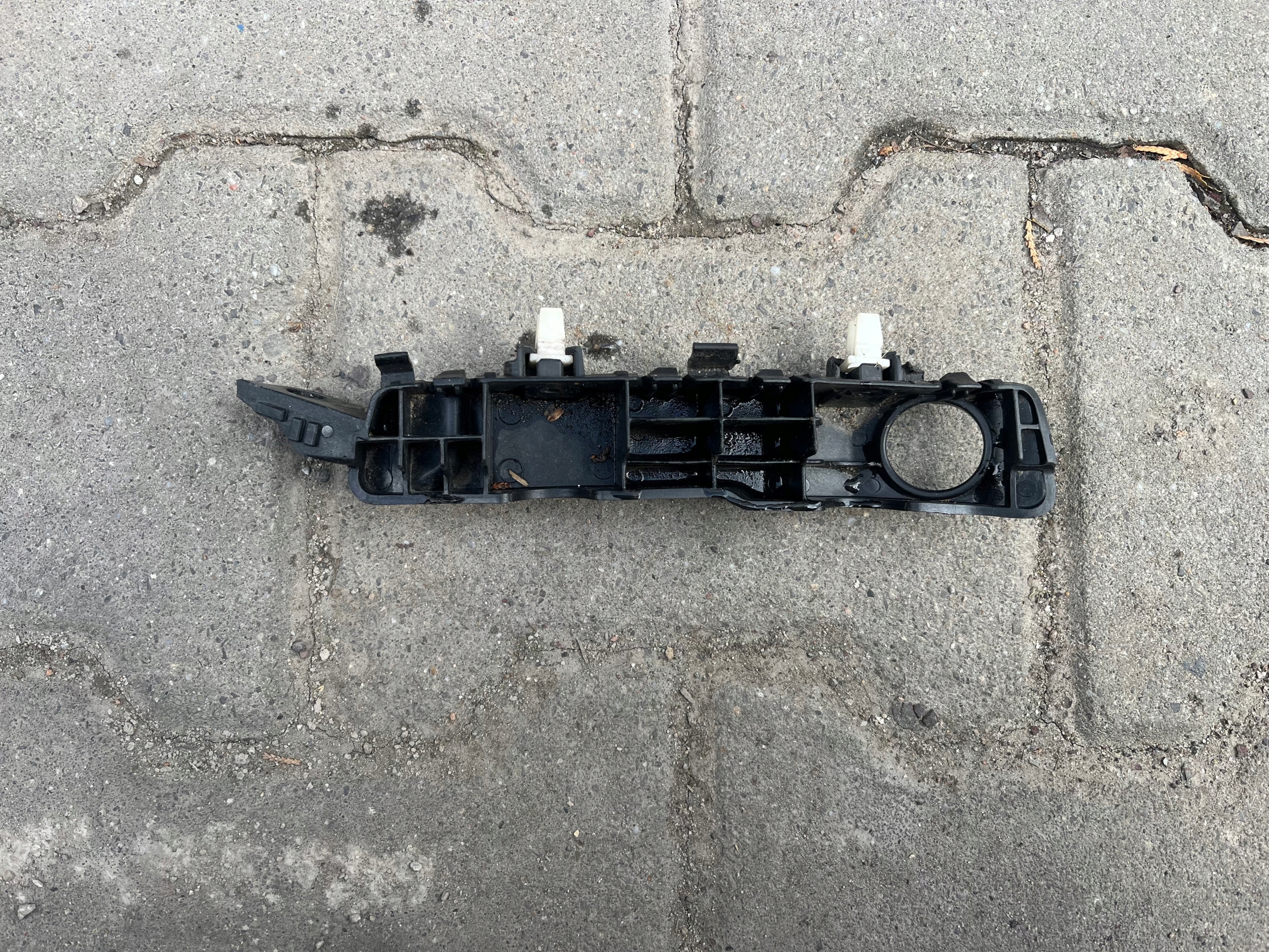 Hyundai I30 II 1.4 bumper bracket right front