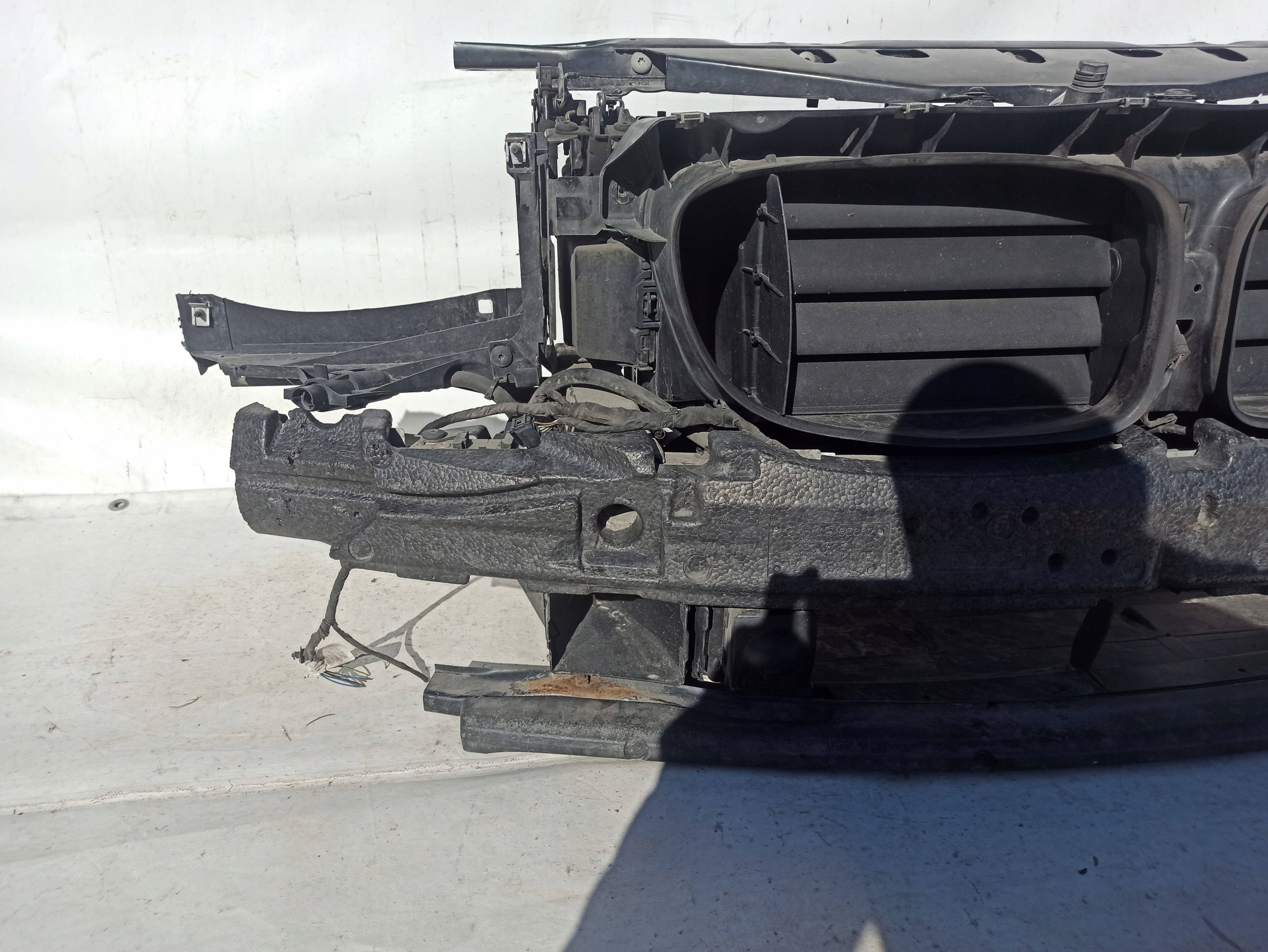 BMW 7 F01 F02 3.0 DIESEL CHŁODNICE PAS WZMOCNIENIE Producent części BMW OE