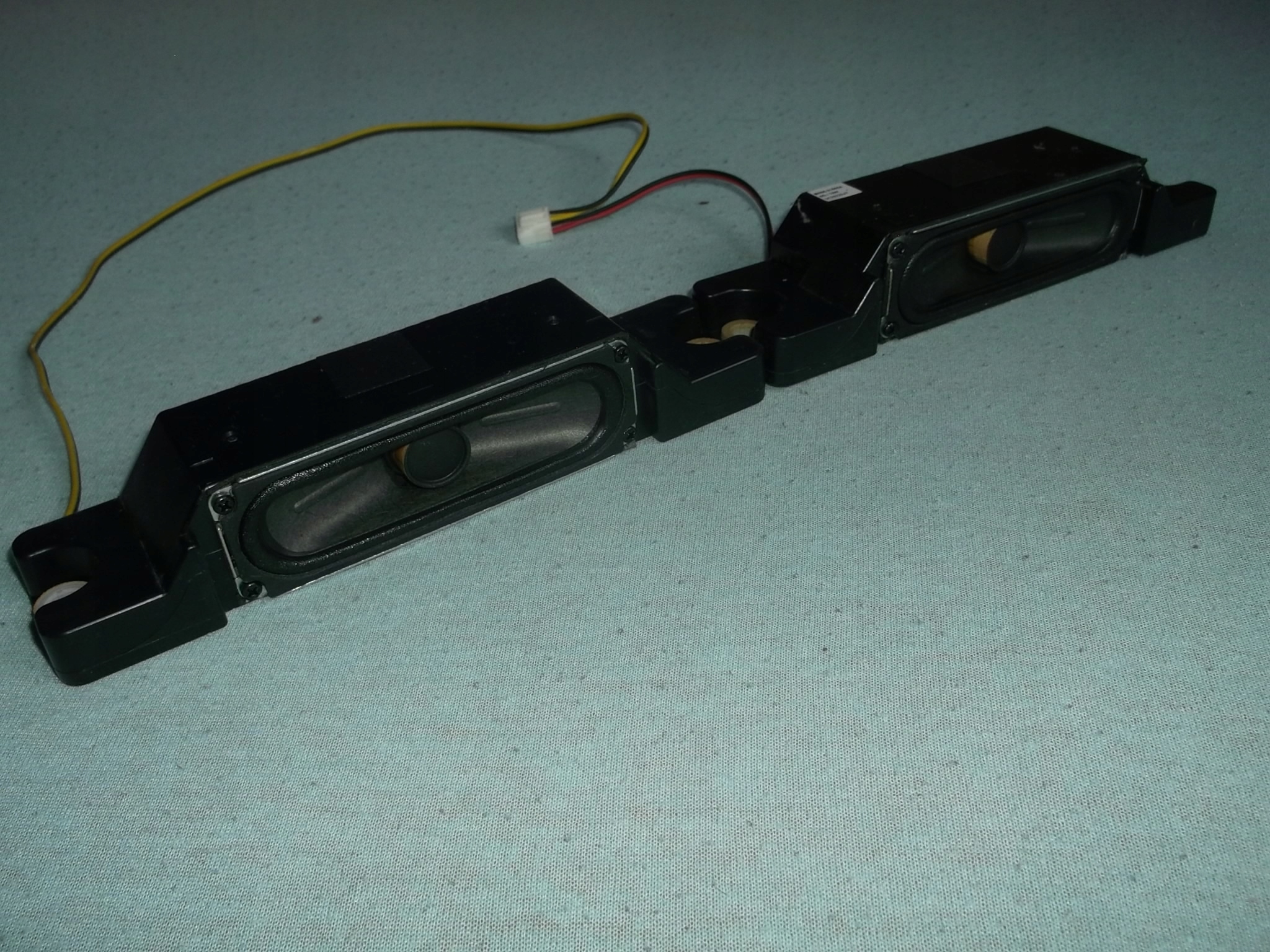 Głośniki 10 W - 6 Ohm + kabelki ) para głośników EAN (GTIN) 5900757010817