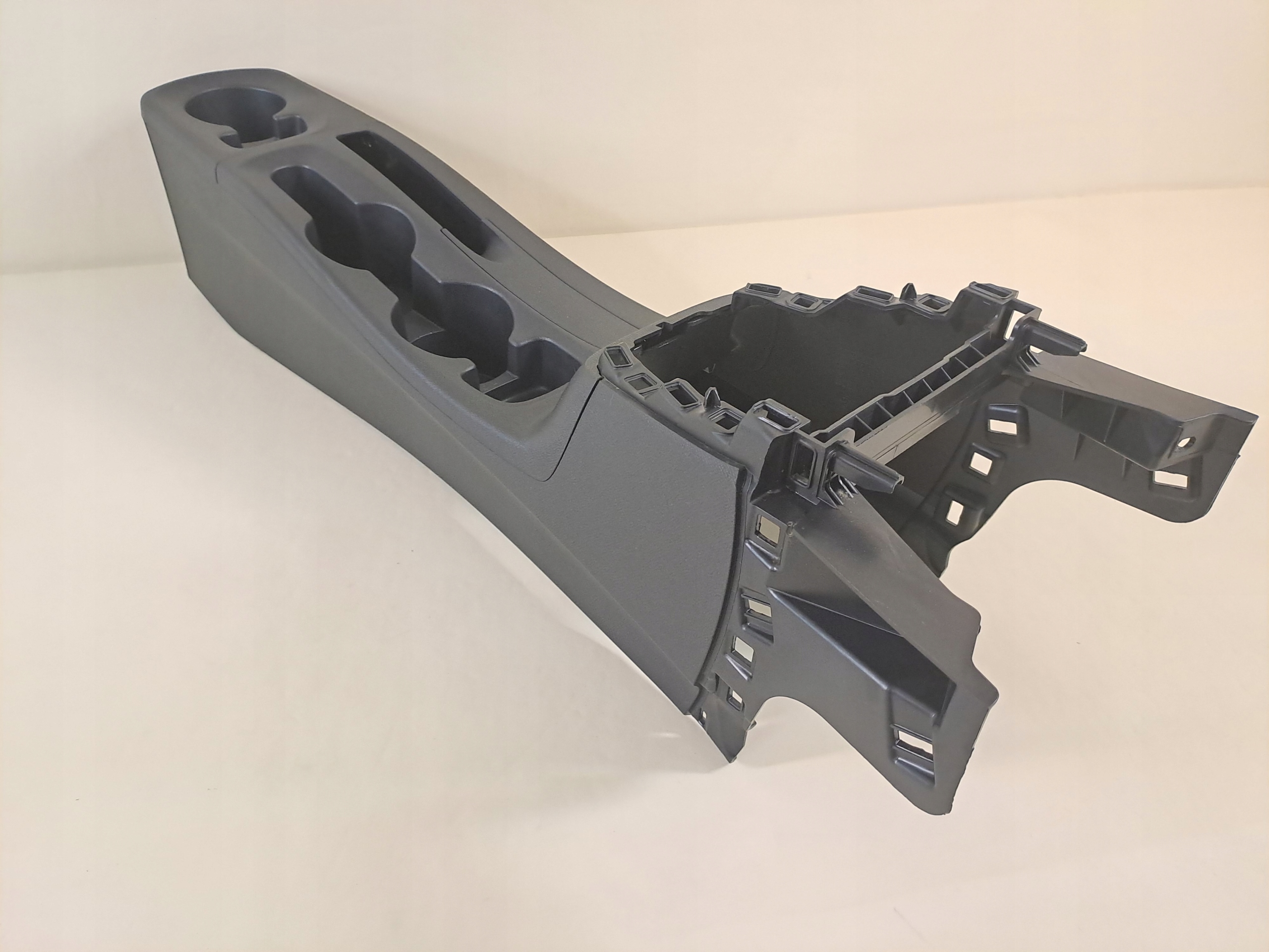 982953518 - OPEL CORSA F 21R центральный туннель подстаканник