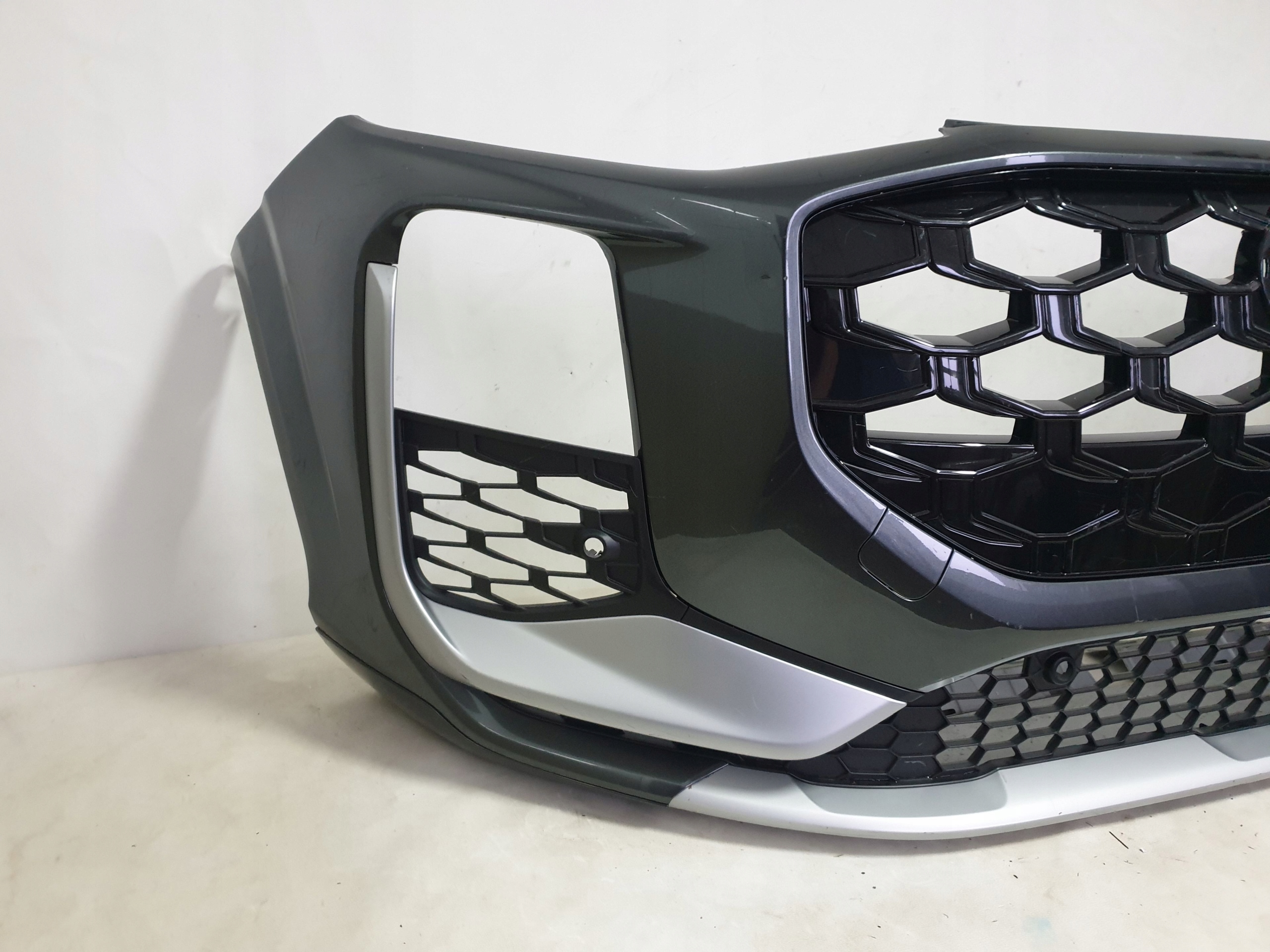 AUDI Q3 III 83H S-LINE 25-> bumper front front 4xPDC 83H807437D