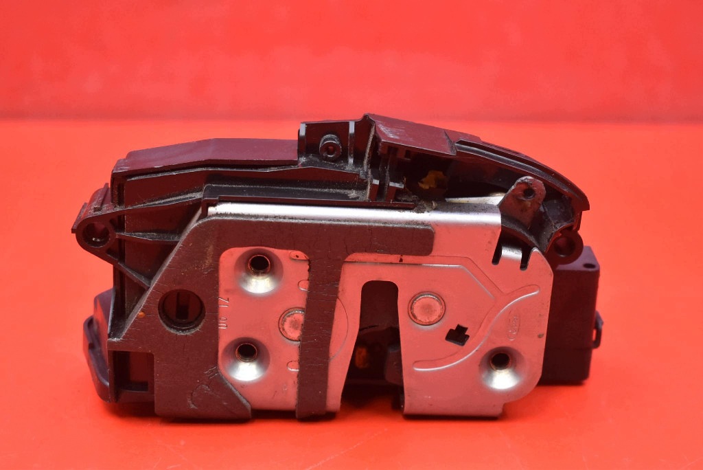 lock door right front front EU 8A6A-A21812-BG FORD FIESTA MK7 5D 08-17