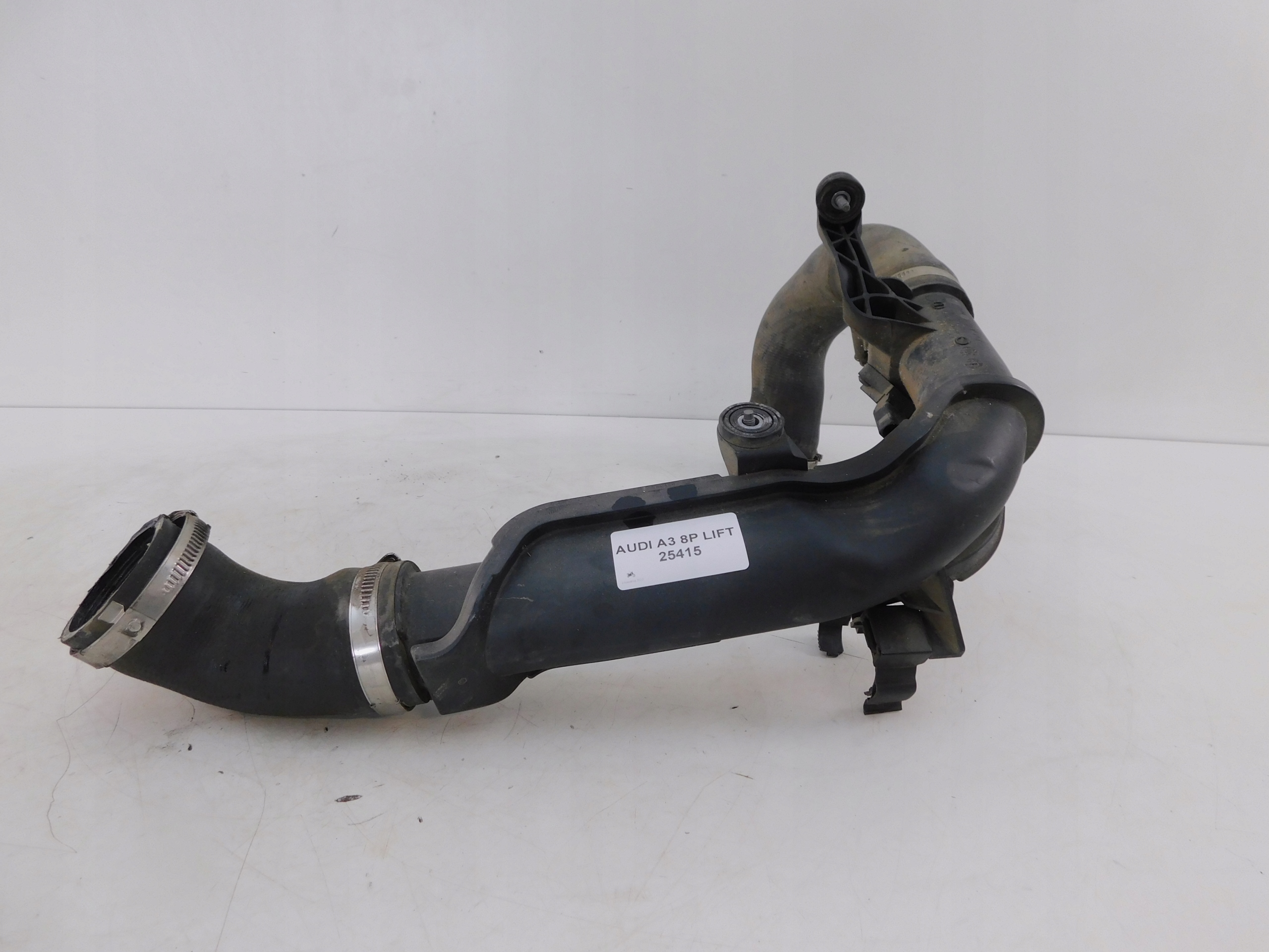 AUDI A3 8P Lift 1.6 TDI ИНТЕРКУЛЕРНАЯ труба
