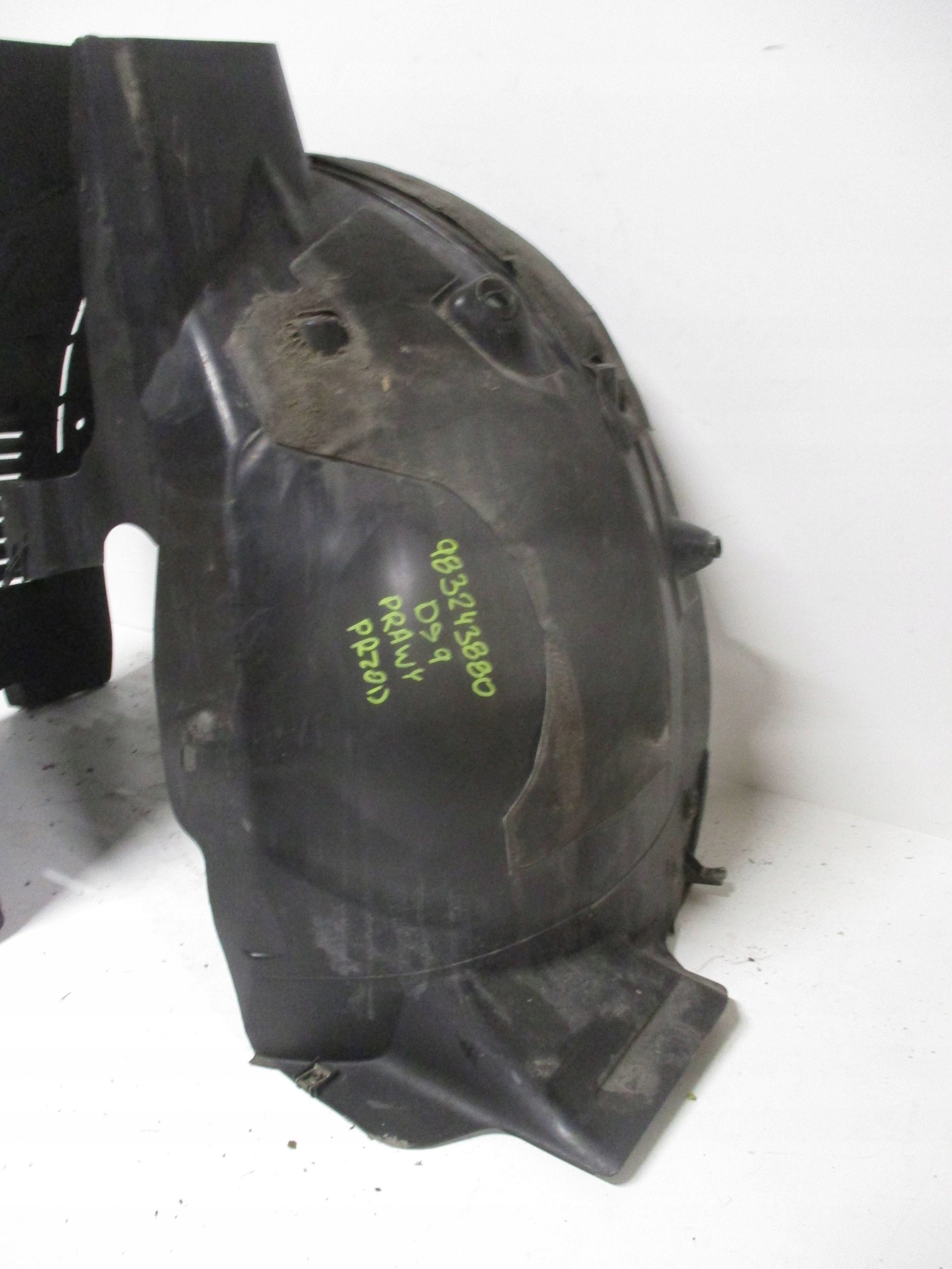mudguard front front right CITROEN DS9 98243880