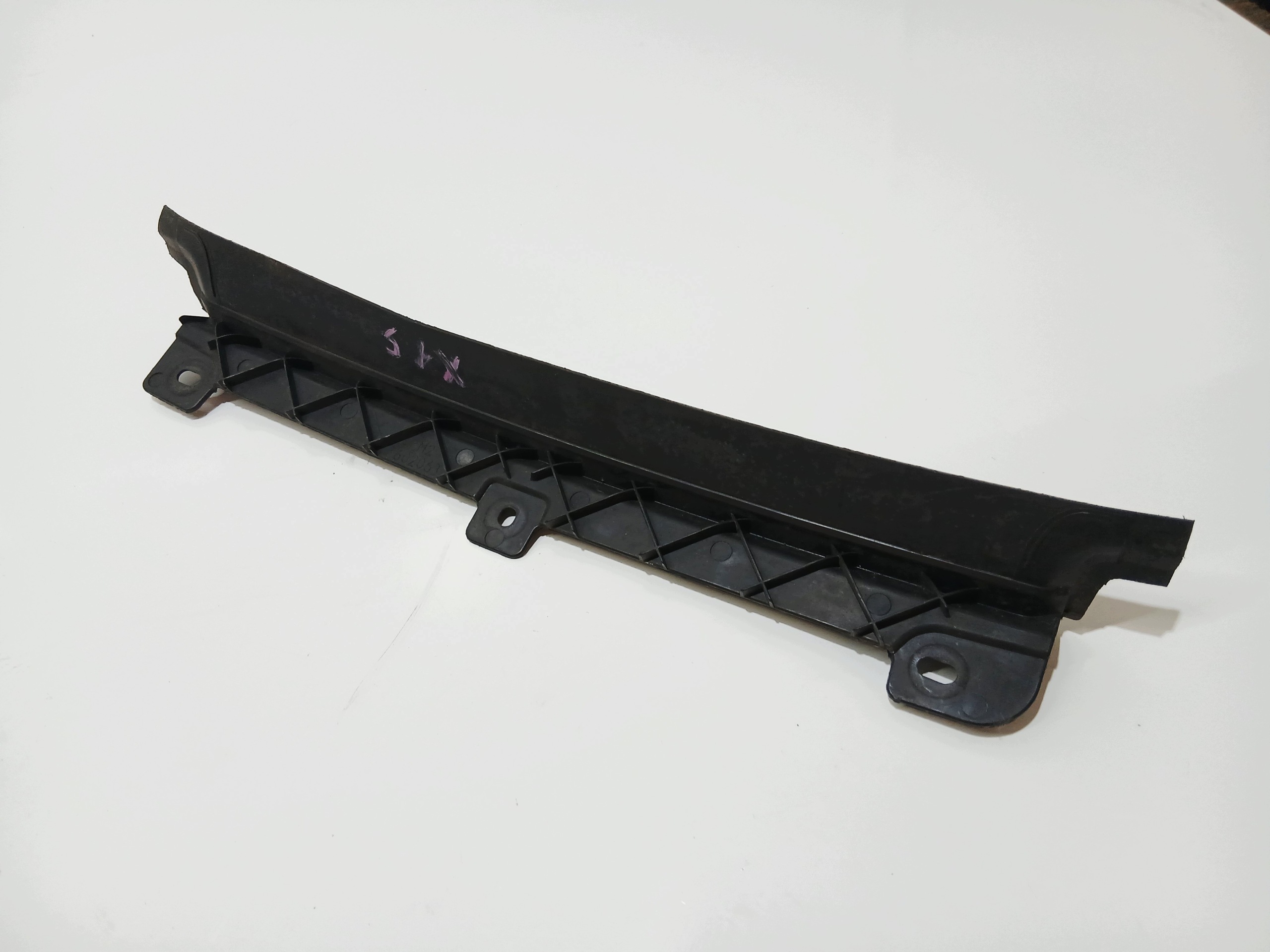 cover under the window BMW X1 E84 2993433
