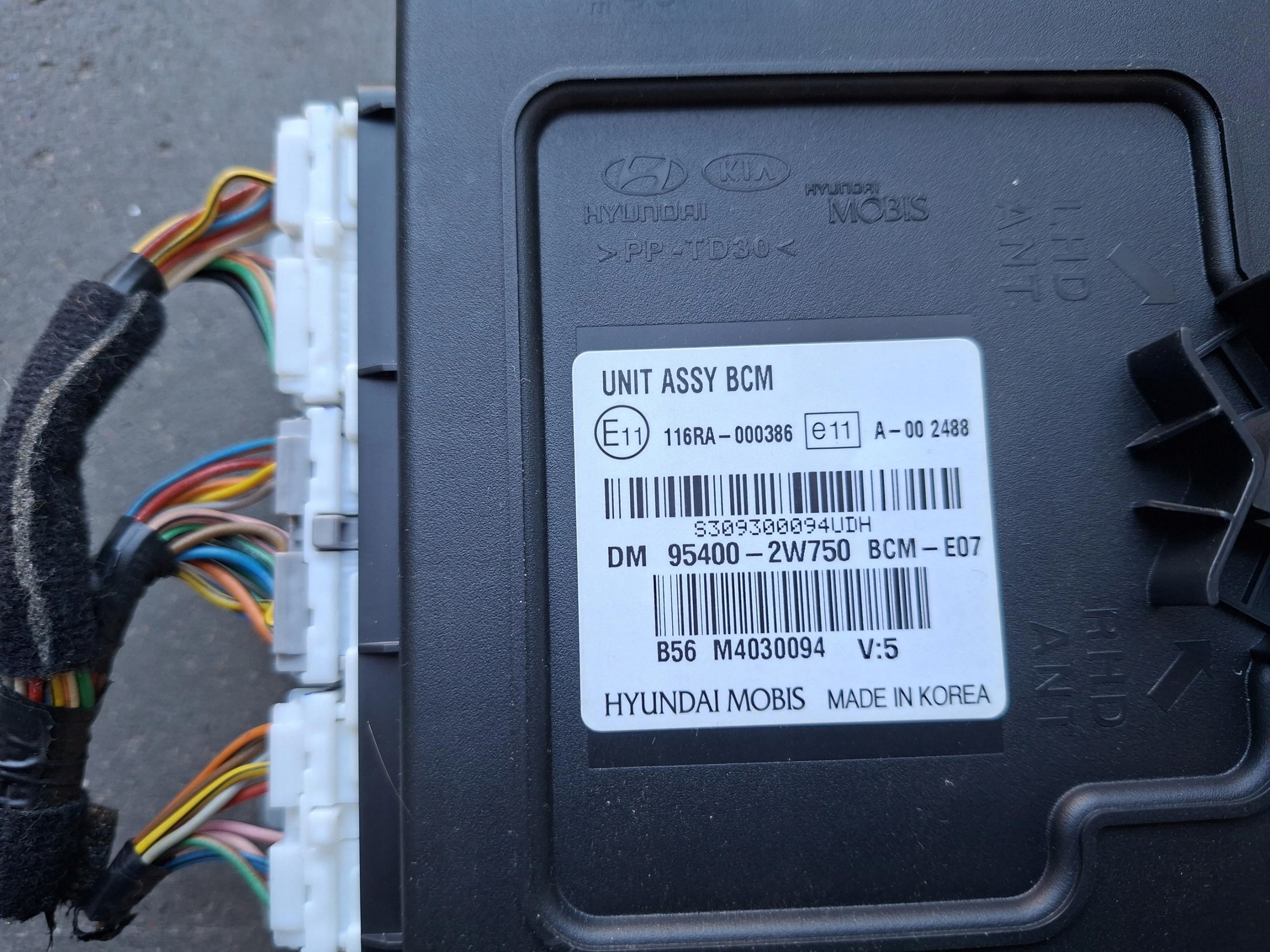 module control unit BCM 95400-2W750 HYUNDAI SANTA FE III 2.2 D CRDI
