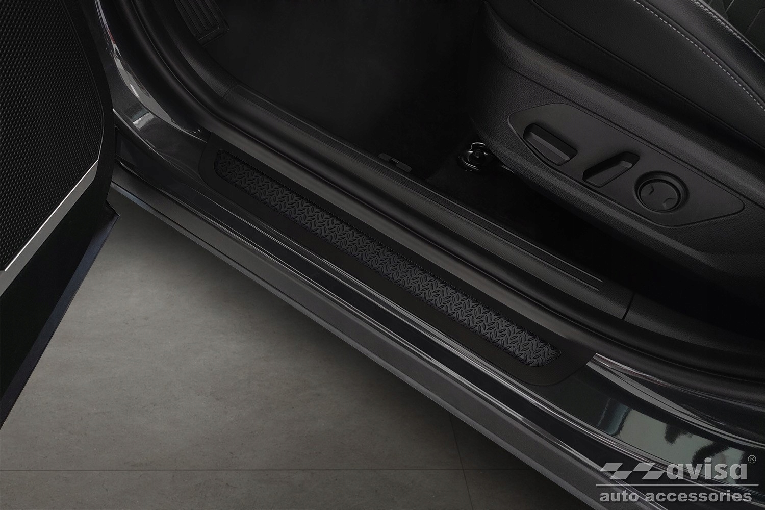 KIA SPORTAGE V NAKŁADKI PROGOWE LISTWY NA PROGI ALUMINIUM RYFLOWANE Producent Avisa