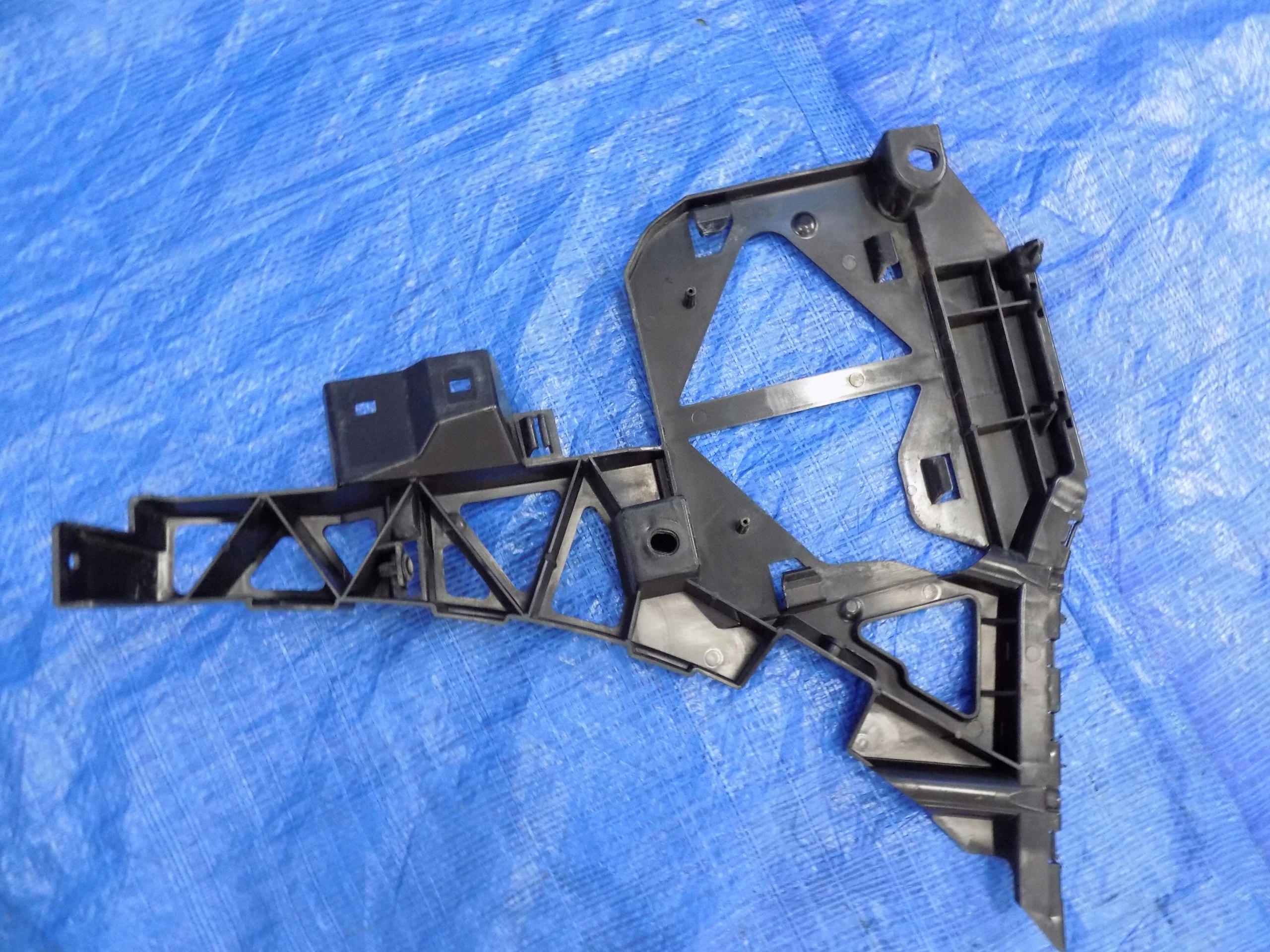 bumper bracket left rear part MERCEDES ML W166 13R