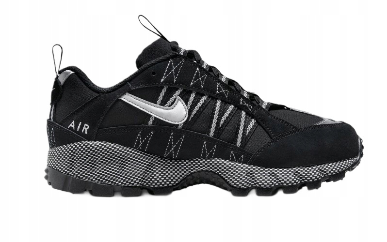 Nike Air Humara Sportovní Černé Boty Se Síťkou A Bílými Nitěmi 36,5 U1H