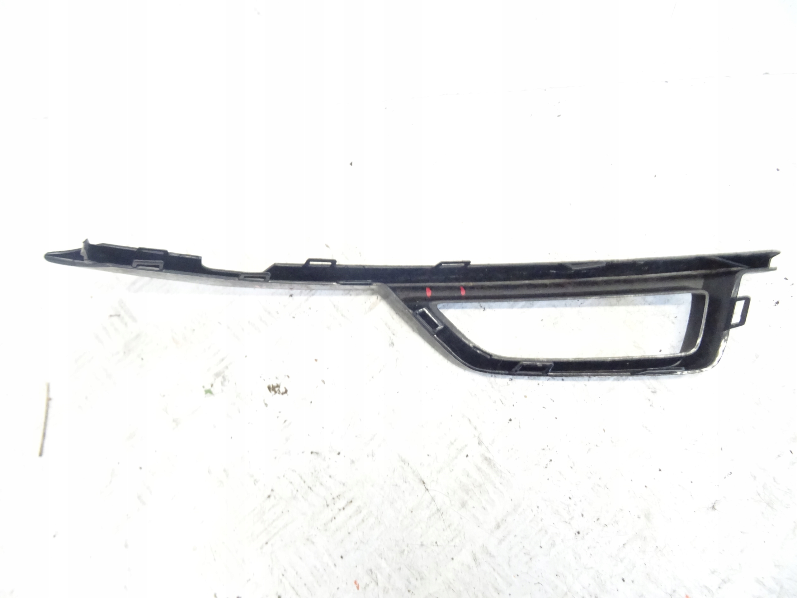 grid of a bumper front front left AUDI A5 S-LINE LIFT 8T0807681P