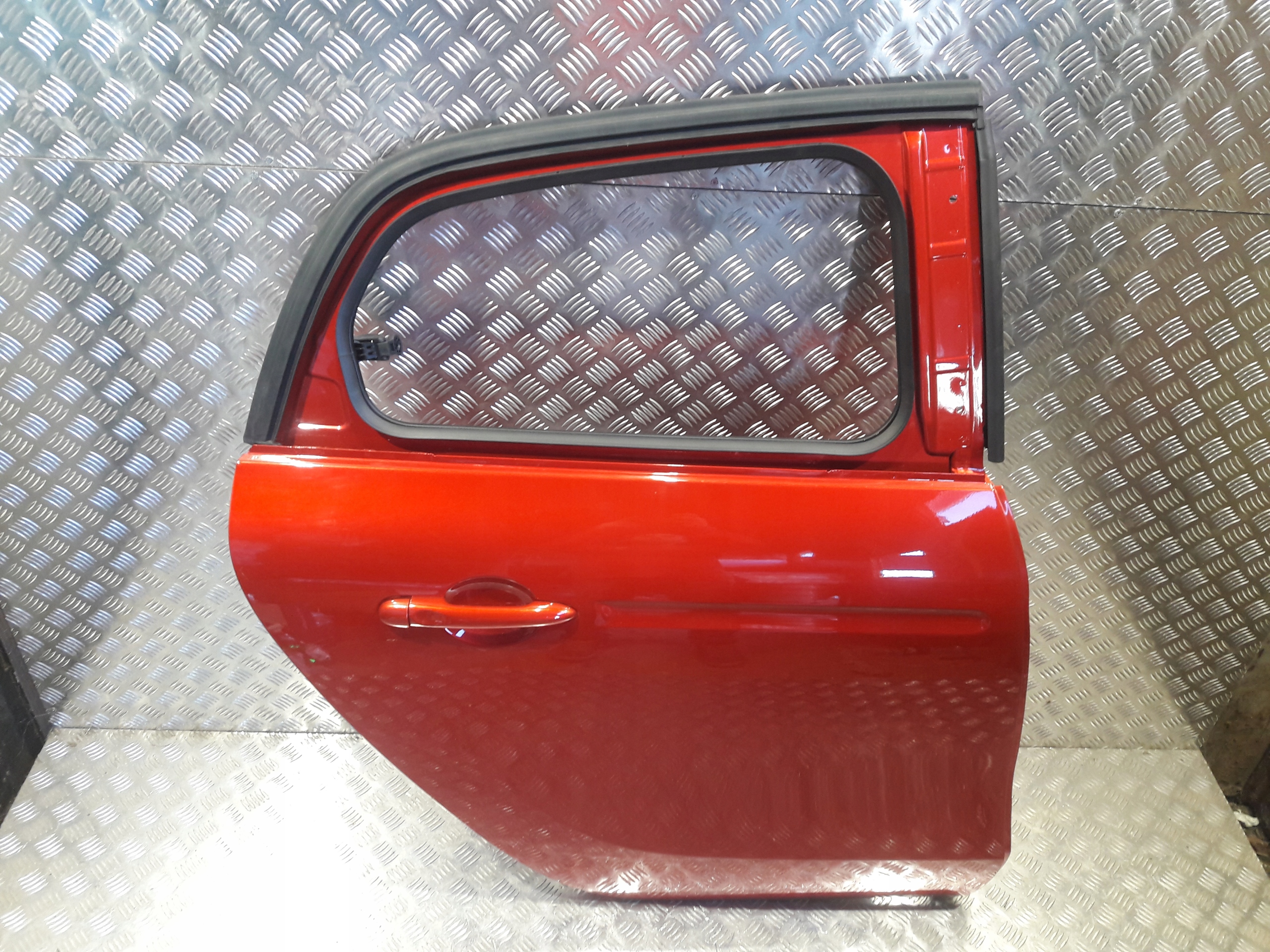 SMART FORFOUR W453 2017R DRZWI PRAWY TYŁ Producent części Mercedes-Benz OE