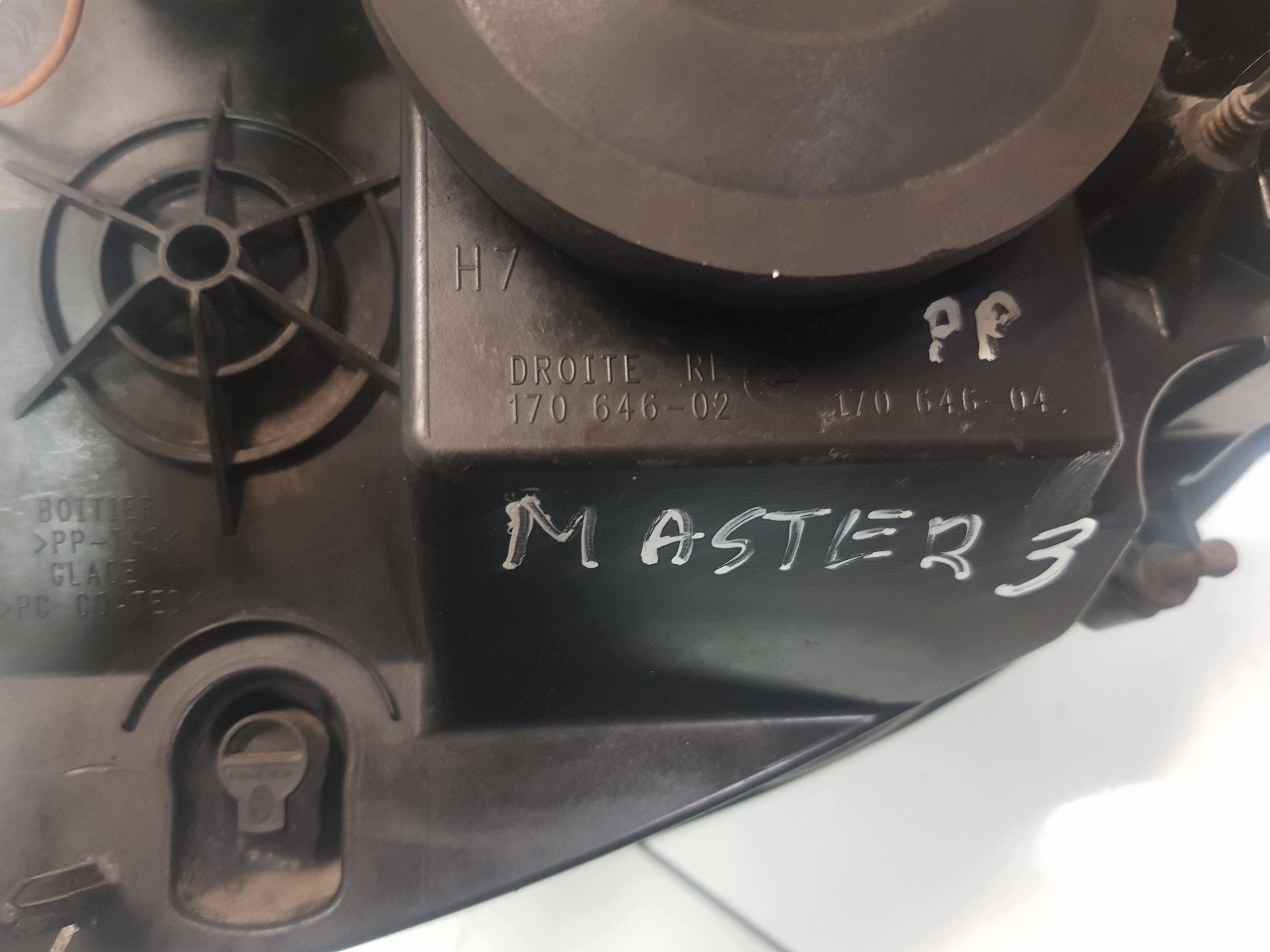RENAULT MASTER III OPEL MOVANO B light right front 170646-02 UK ANGLIK